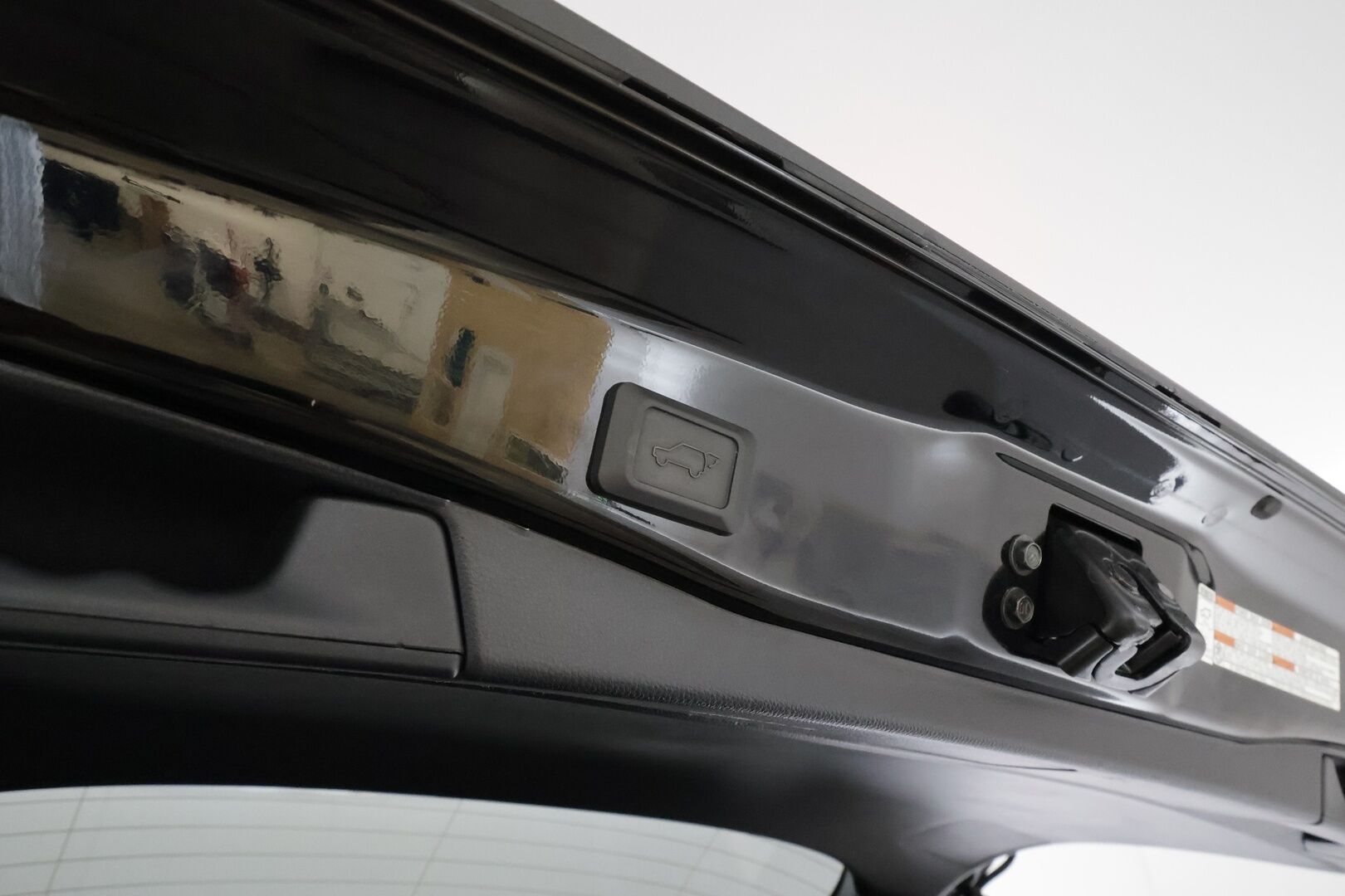 TOYOTA RAV4 2023 2,5 Hybrid AWD-i Executive **Digimittaristo / Adapt. vakkari / Sähköpenkit / P.kamera / Apple&Android / Kaistavahti** - 3,99 % KORKOTARJOUS TÄHÄN AUTOON - Facelift / Uusi keskinäyttö
