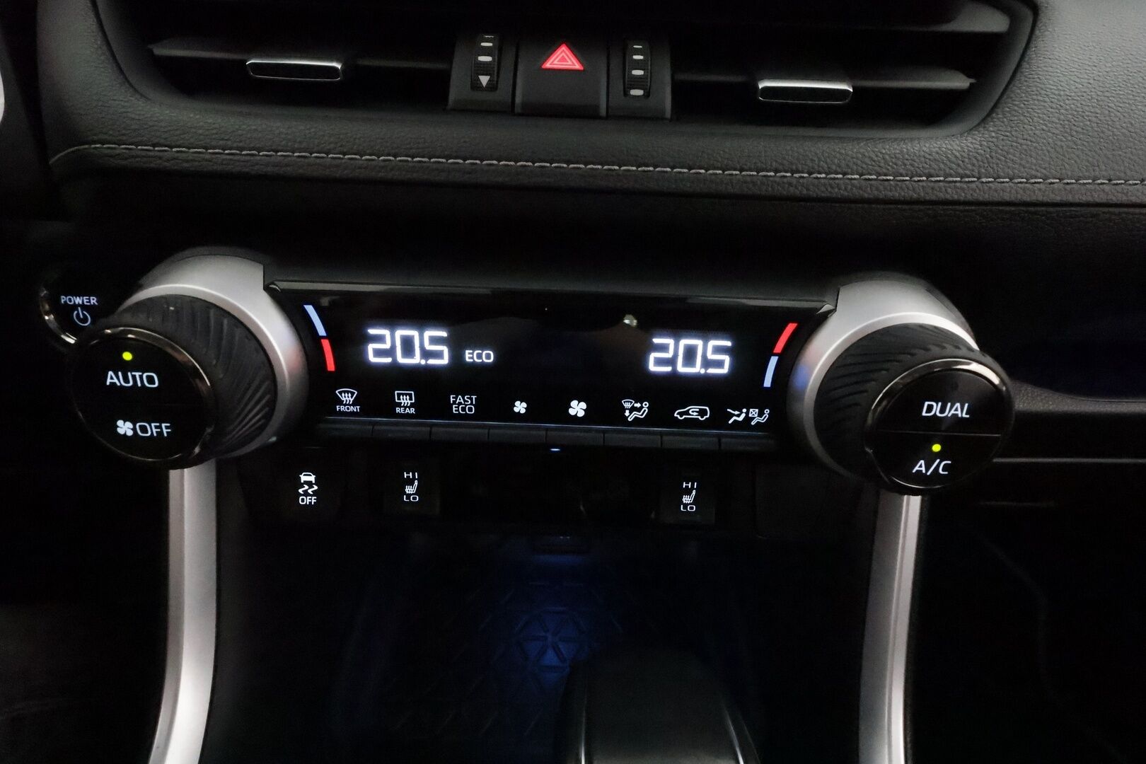 TOYOTA RAV4 2023 2,5 Hybrid AWD-i Executive **Digimittaristo / Adapt. vakkari / Sähköpenkit / P.kamera / Apple&Android / Kaistavahti** - 3,99 % KORKOTARJOUS TÄHÄN AUTOON - Facelift / Uusi keskinäyttö