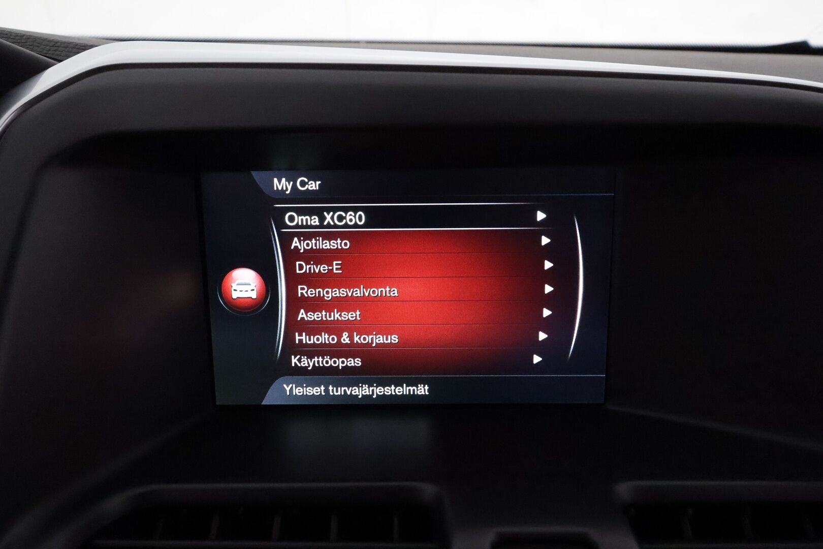 Volvo XC60 2016 D4 AWD Classic Summum aut **Webasto / Koukku / ACC / Xenon-valot / Muistipenkki / P.Tutka / Navi / Kaistavahti** - Kahdet Renkaat / **HUIPPU KAMOILLA**