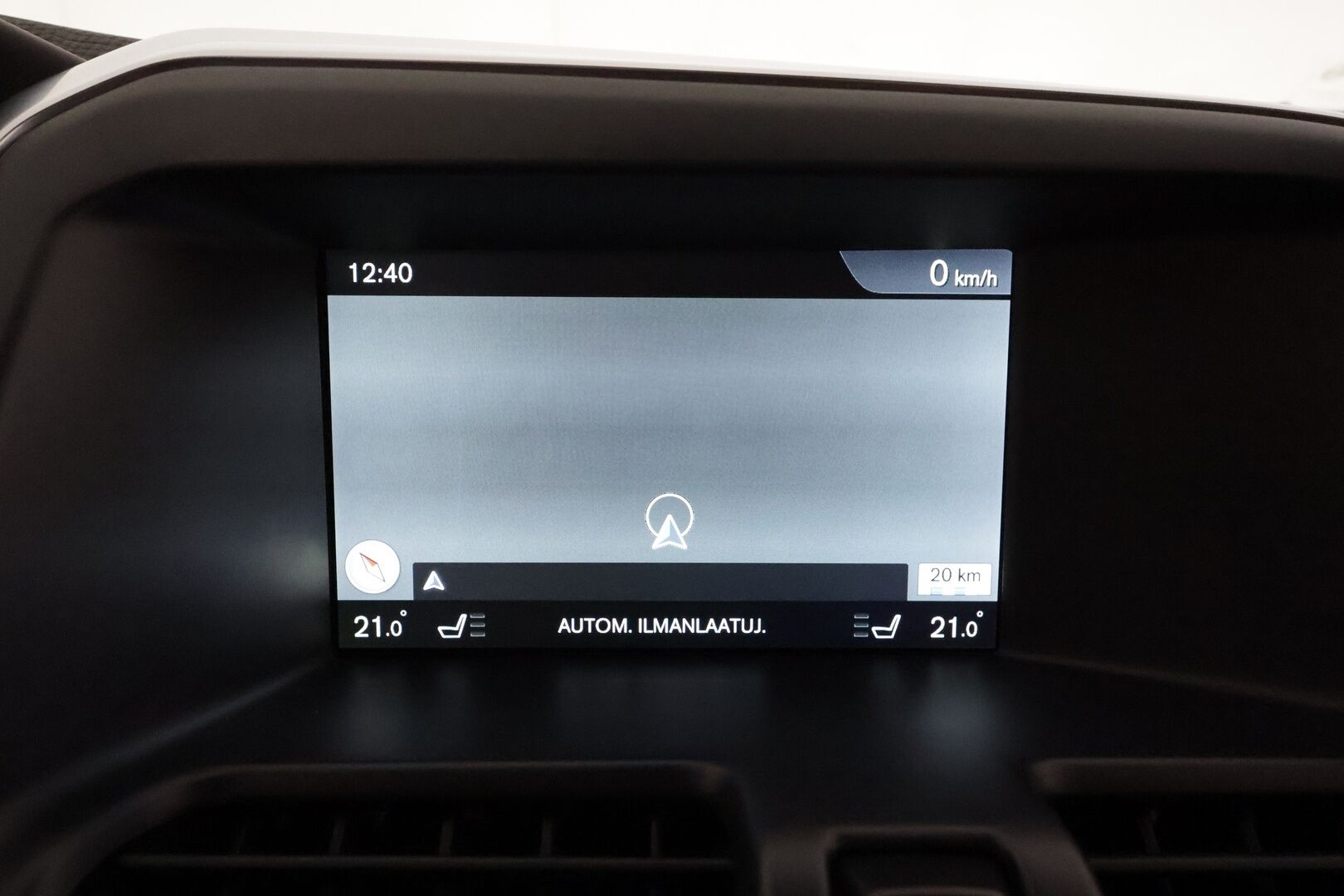 Volvo XC60 2016 D4 AWD Classic Summum aut **Webasto / Koukku / ACC / Xenon-valot / Muistipenkki / P.Tutka / Navi / Kaistavahti** - Kahdet Renkaat / **HUIPPU KAMOILLA**