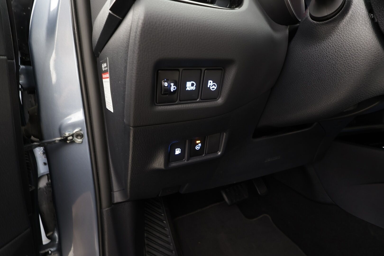 TOYOTA C-HR 2022 2,0 Hybrid Intense - | ACC | Puolinahat | P.kamera ja tutkat | Keyless | LED | Lane Assist | BSM | RCTA | Navi | Lämm. ratti | Aut. pitkät | Pysäköintiavustin | 