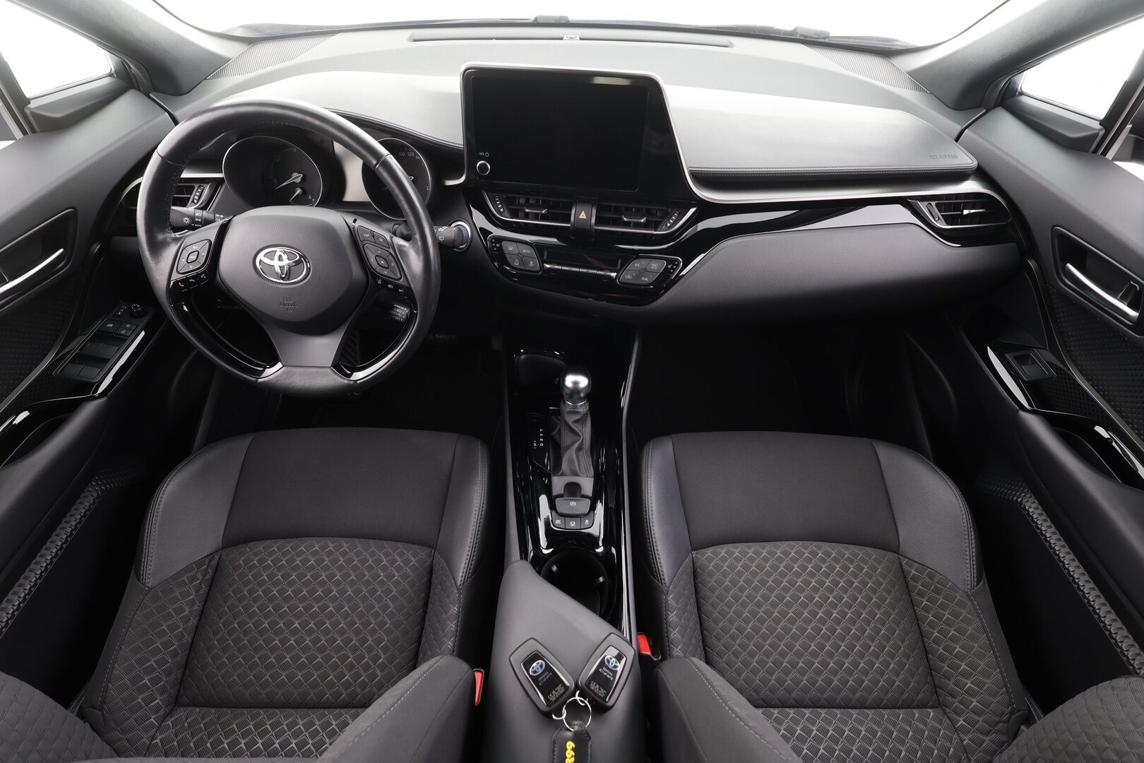 TOYOTA C-HR 2022 2,0 Hybrid Intense - | ACC | Puolinahat | P.kamera ja tutkat | Keyless | LED | Lane Assist | BSM | RCTA | Navi | Lämm. ratti | Aut. pitkät | Pysäköintiavustin | 