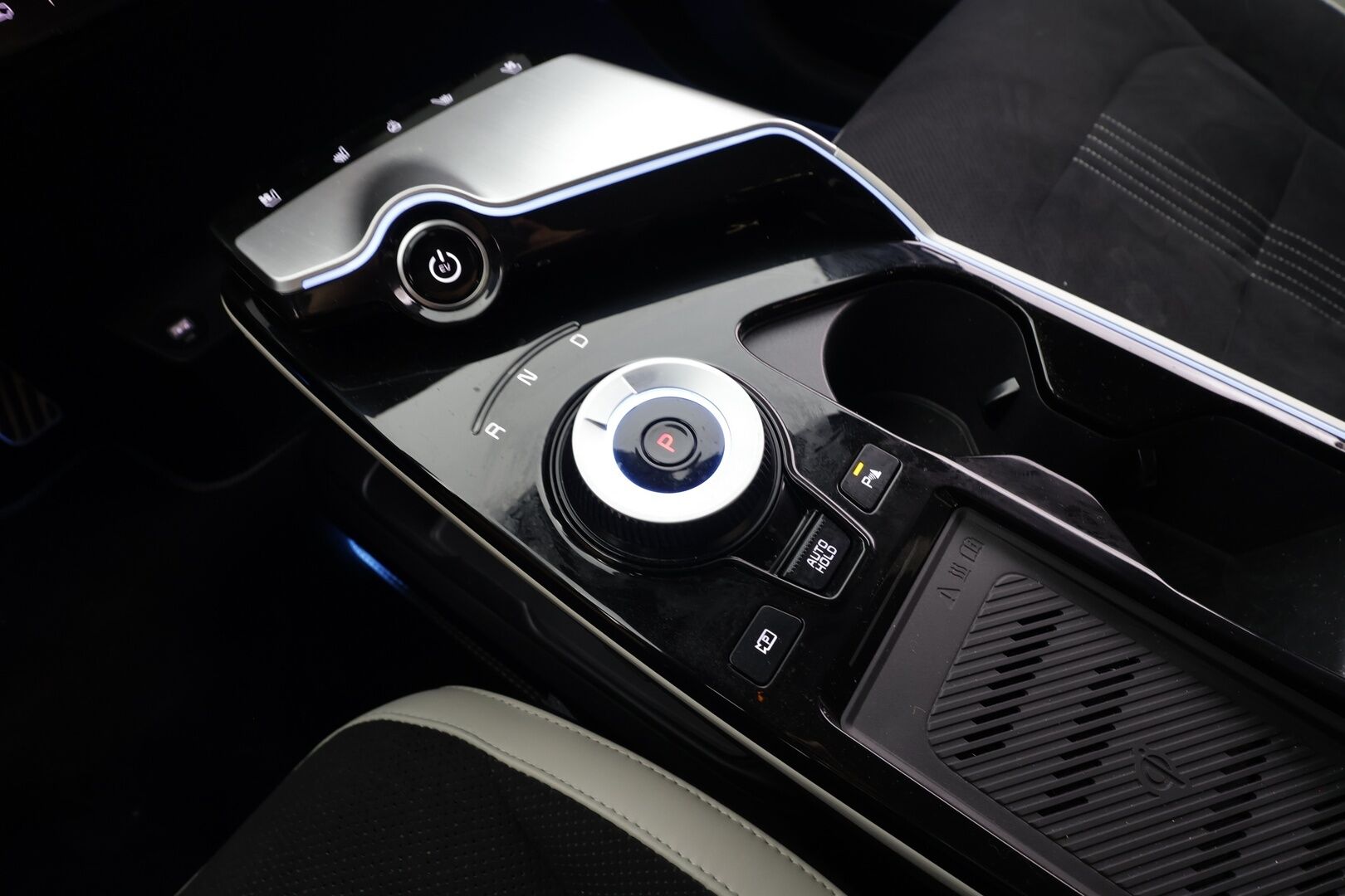 Kia EV6 2023 GT-Line AWD 77 kWh 325 hv - | ACC | ILP | HUD | 360° | Ilm. relax penkit | Muistipenkki | Nahka-alcantara | V2L | HDA | BSM | CTA | Keyless | Ambient | 2x renkaat aluin |