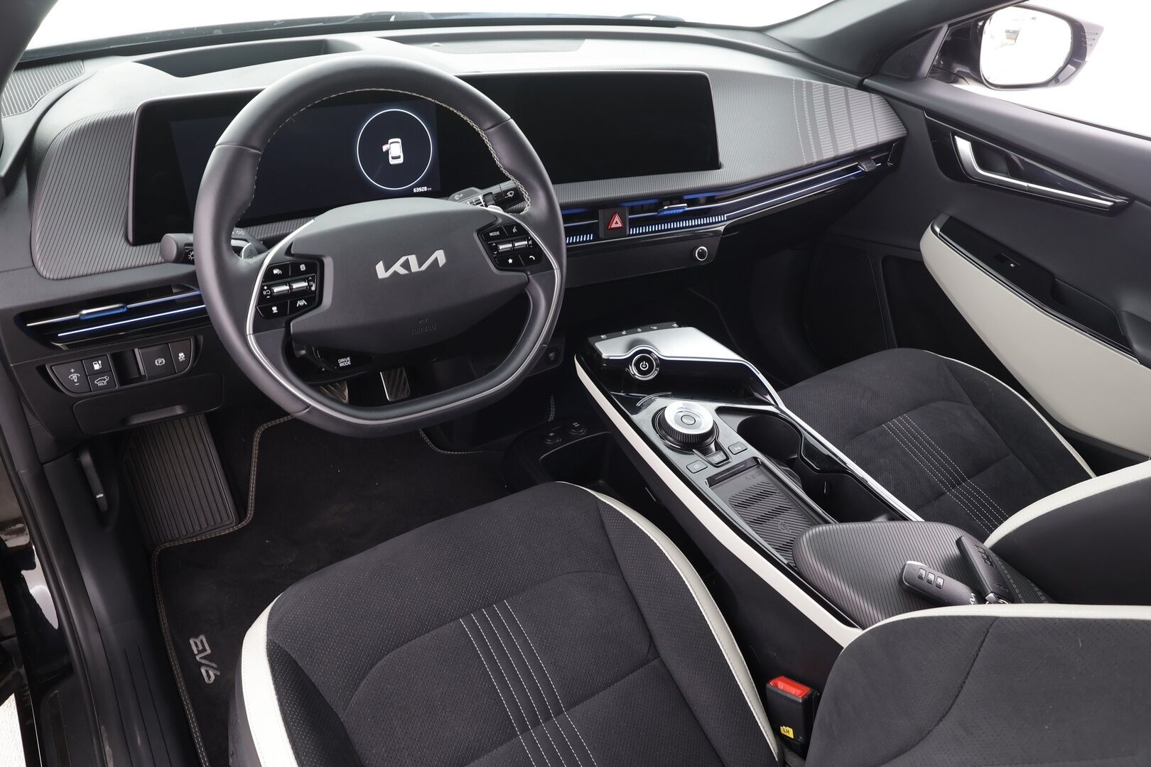 Kia EV6 2023 GT-Line AWD 77 kWh 325 hv - | ACC | ILP | HUD | 360° | Ilm. relax penkit | Muistipenkki | Nahka-alcantara | V2L | HDA | BSM | CTA | Keyless | Ambient | 2x renkaat aluin |