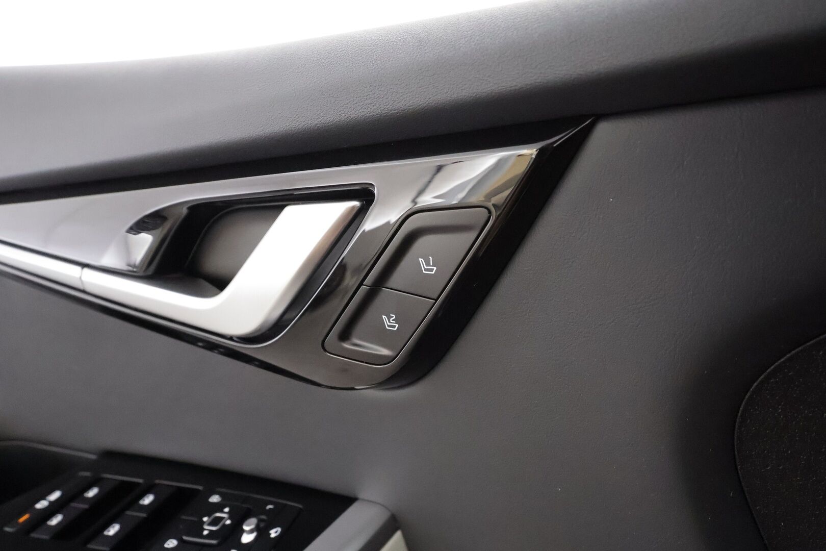 Kia EV6 2023 GT-Line AWD 77 kWh 325 hv - | ACC | ILP | HUD | 360° | Ilm. relax penkit | Muistipenkki | Nahka-alcantara | V2L | HDA | BSM | CTA | Keyless | Ambient | 2x renkaat aluin |