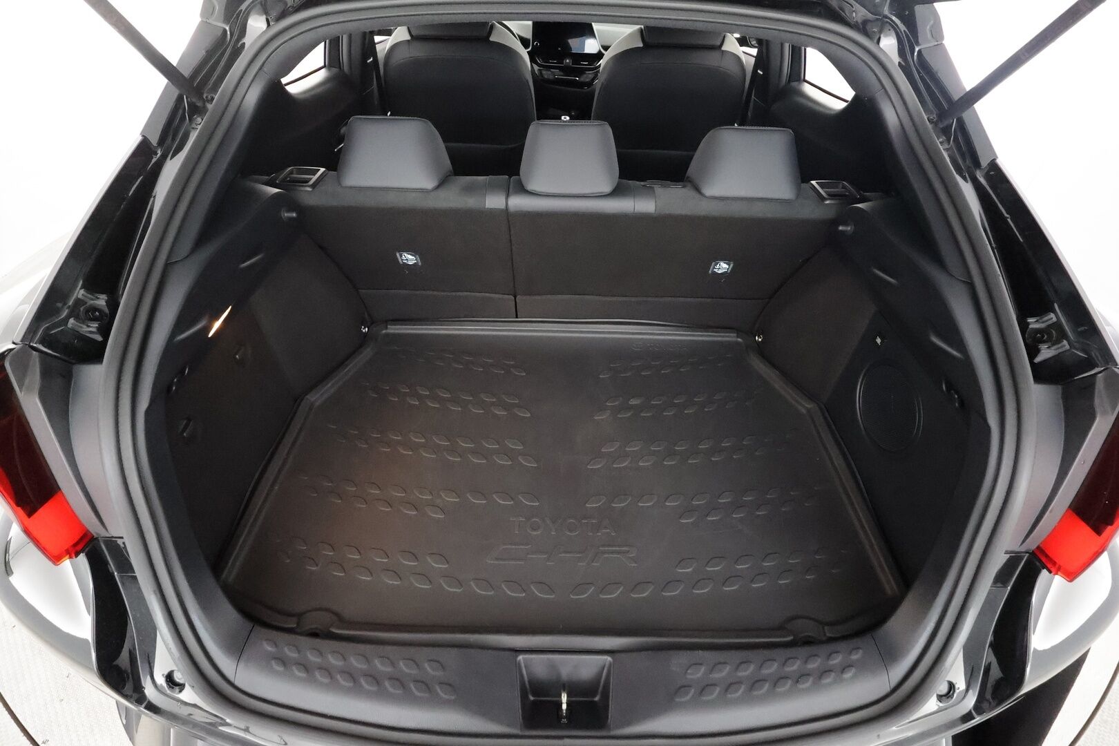 Toyota C-HR 2022 2,0 Hybrid GR Sport - | ACC | Koukku | JBL | Sähköpenkki | Nahka-alcantara | AFS-LED | P.kamera ja tutkat | LKA | BSM | Keyless | Navi | Apple & Android | Merkkihuollot | 