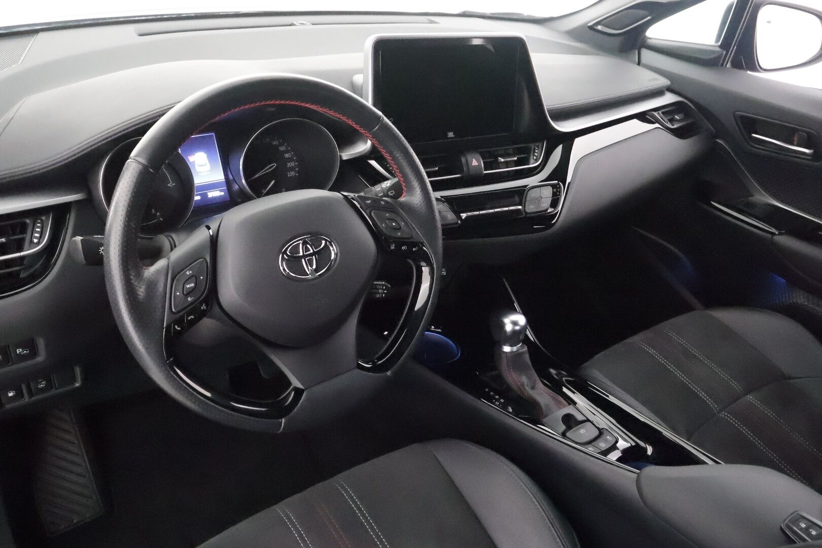 Toyota C-HR 2022 2,0 Hybrid GR Sport - | ACC | Koukku | JBL | Sähköpenkki | Nahka-alcantara | AFS-LED | P.kamera ja tutkat | LKA | BSM | Keyless | Navi | Apple & Android | Merkkihuollot | 