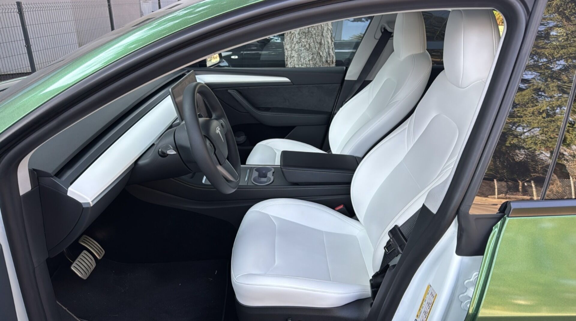 TESLA MODEL Y 2024 Performance // Erikoisväri / Autopilot / 360 kamera / Muistipenkit / TULOSSA //
