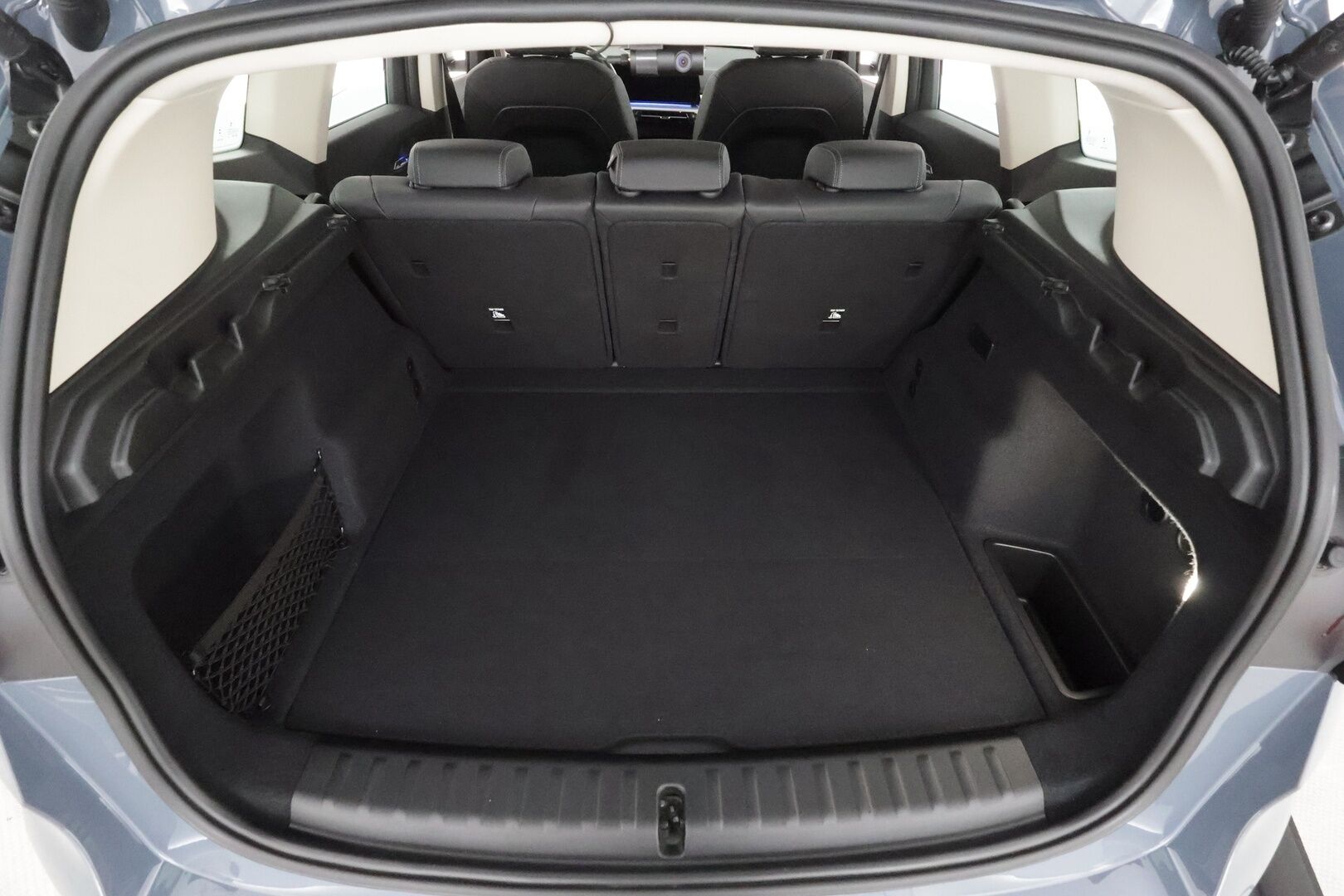 BMW IX1 2023 30 xDrive xLine - | ACC | Koukku | Lisälämmitin | Widescreen | Adapt LED | Comfort access | P.Kamera | Nahat | Merkkihuollettu | Kahdet Renkaat |