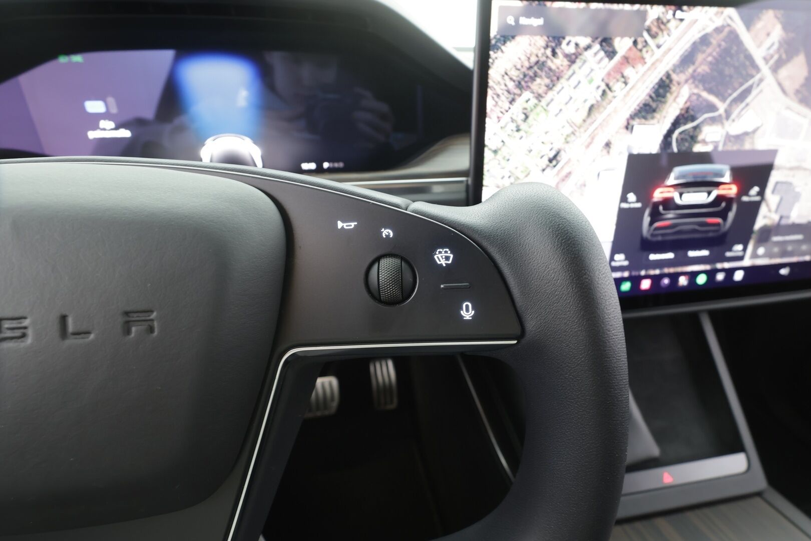 TESLA MODEL X 2023 Long Range 6-P - | ILP | Koukku | ACC | Ilmastoitu Muistipenkki | P.Kamera | Premium Audio | Ilma-alusta | LED | Navi | Kaistavahti | Keyless | Kahdet renkaat | 2x Latauskaapelit |