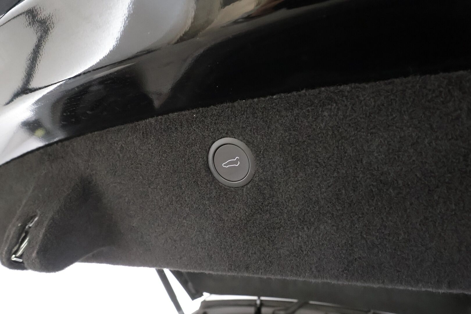 TESLA MODEL X 2023 Long Range 6-P - | ILP | Koukku | ACC | Ilmastoitu Muistipenkki | P.Kamera | Premium Audio | Ilma-alusta | LED | Navi | Kaistavahti | Keyless | Kahdet renkaat | 2x Latauskaapelit |