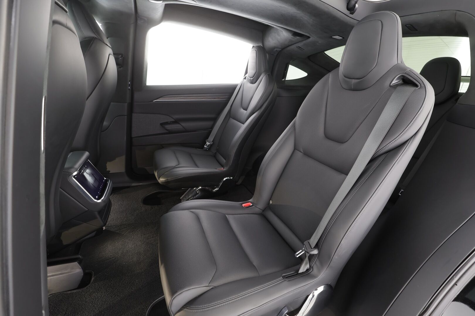 TESLA MODEL X 2023 Long Range 6-P - | ILP | Koukku | ACC | Ilmastoitu Muistipenkki | P.Kamera | Premium Audio | Ilma-alusta | LED | Navi | Kaistavahti | Keyless | Kahdet renkaat | 2x Latauskaapelit |
