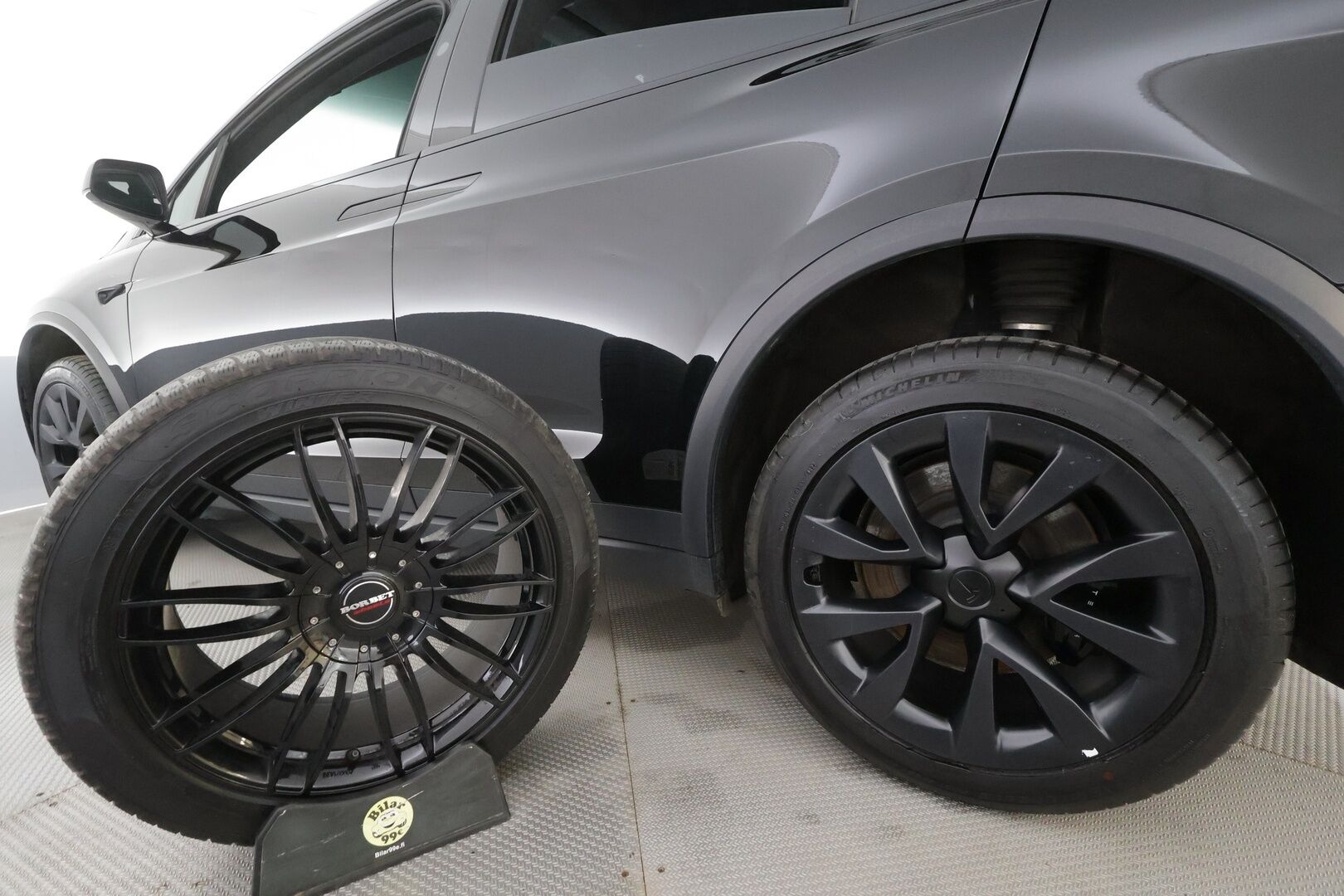 TESLA MODEL X 2023 Long Range 6-P - | ILP | Koukku | ACC | Ilmastoitu Muistipenkki | P.Kamera | Premium Audio | Ilma-alusta | LED | Navi | Kaistavahti | Keyless | Kahdet renkaat | 2x Latauskaapelit |