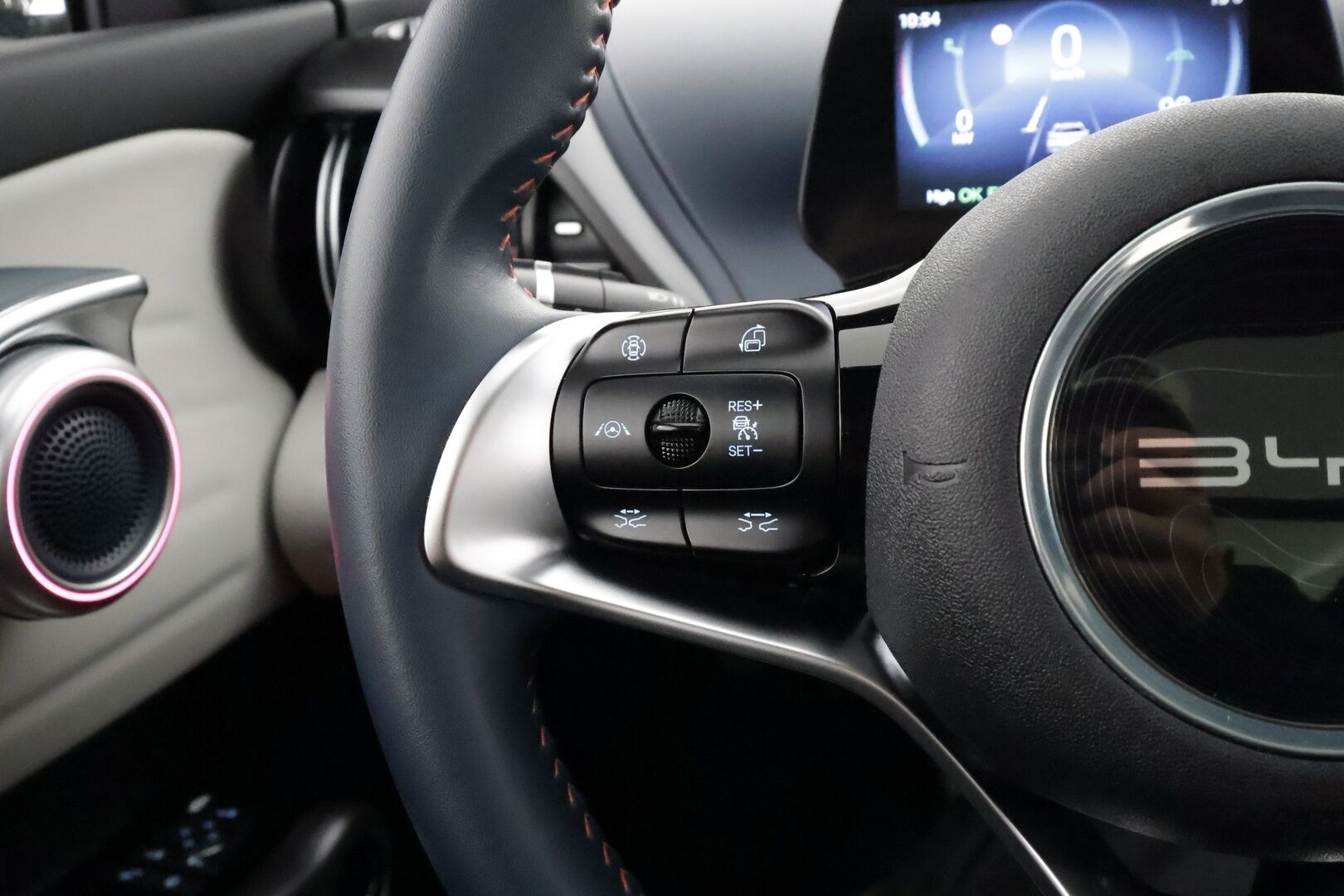 BYD Atto 3 2024 Design - | ACC | ILP | Panorama | 360° | Sähköpenkit | Nahkaverhoilu | Ambient light | Keyless | LED | Lane Assist | BSM | Apple & Android | 2x renkaat aluin | 
