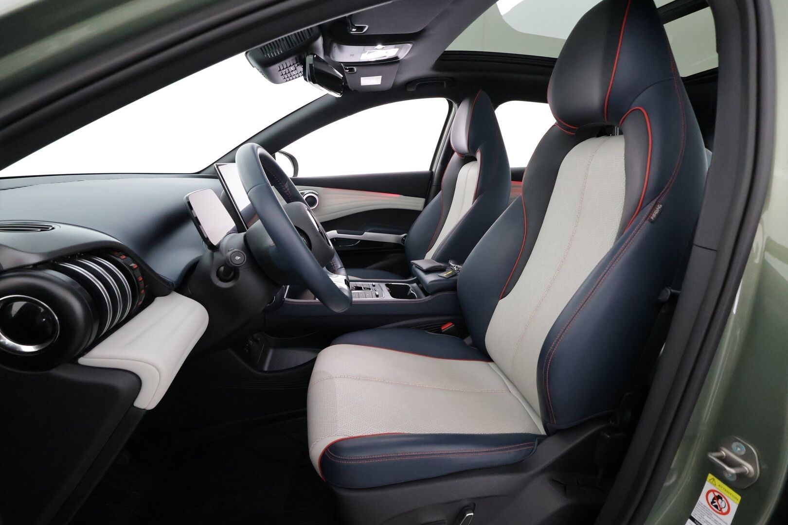 BYD Atto 3 2024 Design - | ACC | ILP | Panorama | 360° | Sähköpenkit | Nahkaverhoilu | Ambient light | Keyless | LED | Lane Assist | BSM | Apple & Android | 2x renkaat aluin | 