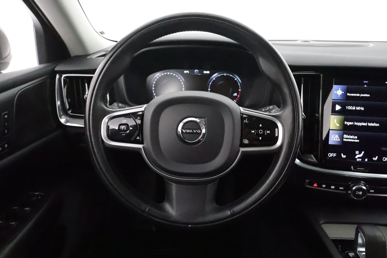 Volvo V60 CROSS COUNTRY 2022 B4 AWD D-MHEV advanced aut ** Sporttinahat / HUD / Harman&Kardon / 360 / TULOSSA - 3,99 % KORKOTARJOUS TÄHÄN AUTOON - 31.5. ASTI! - Adapt.vakkari / Webasto / Muistipenkit / Koukku