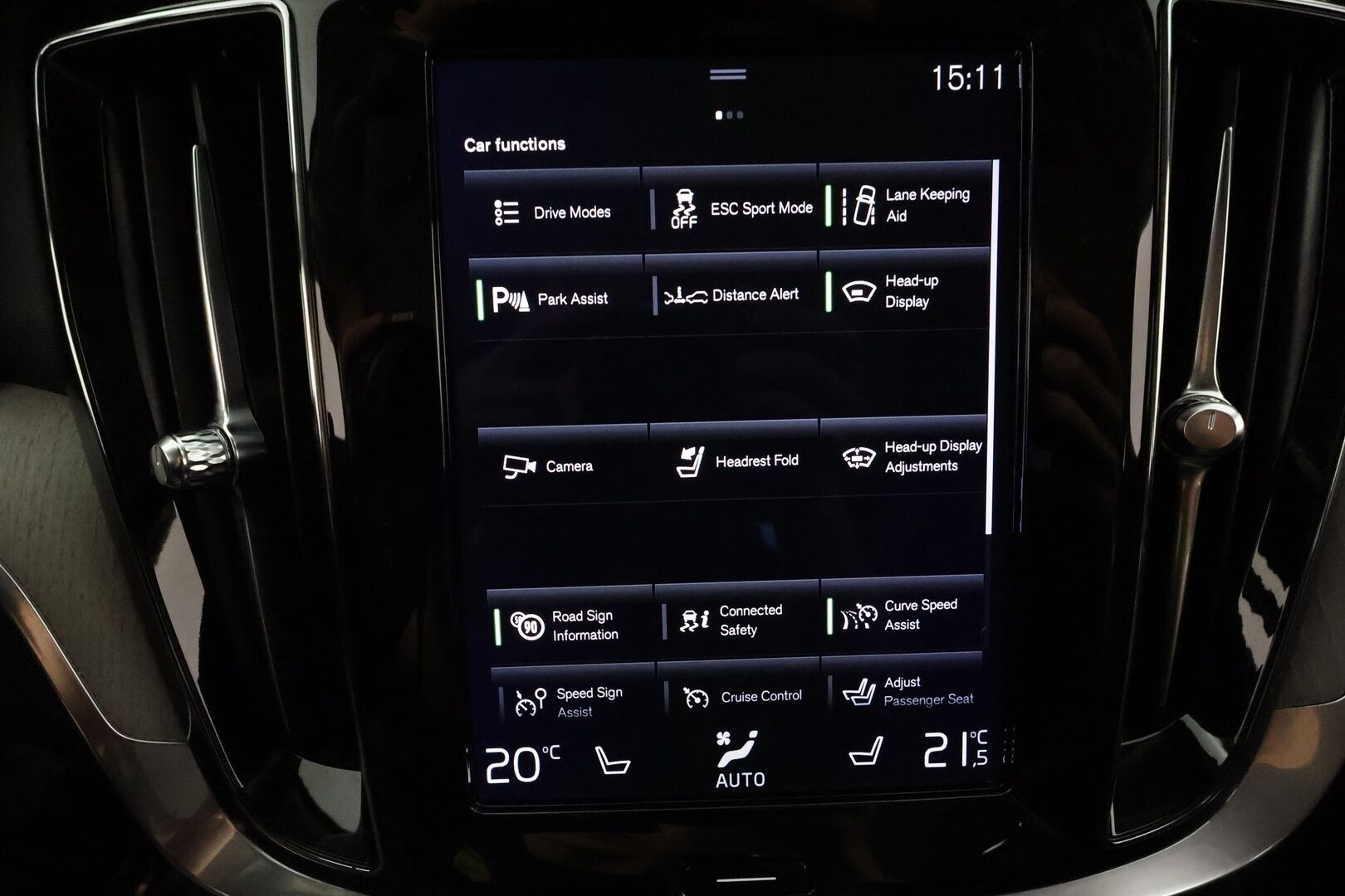 Volvo V60 CROSS COUNTRY 2022 B4 AWD D-MHEV advanced aut ** Sporttinahat / HUD / Harman&Kardon / 360 / TULOSSA - 3,99 % KORKOTARJOUS TÄHÄN AUTOON - 31.5. ASTI! - Adapt.vakkari / Webasto / Muistipenkit / Koukku