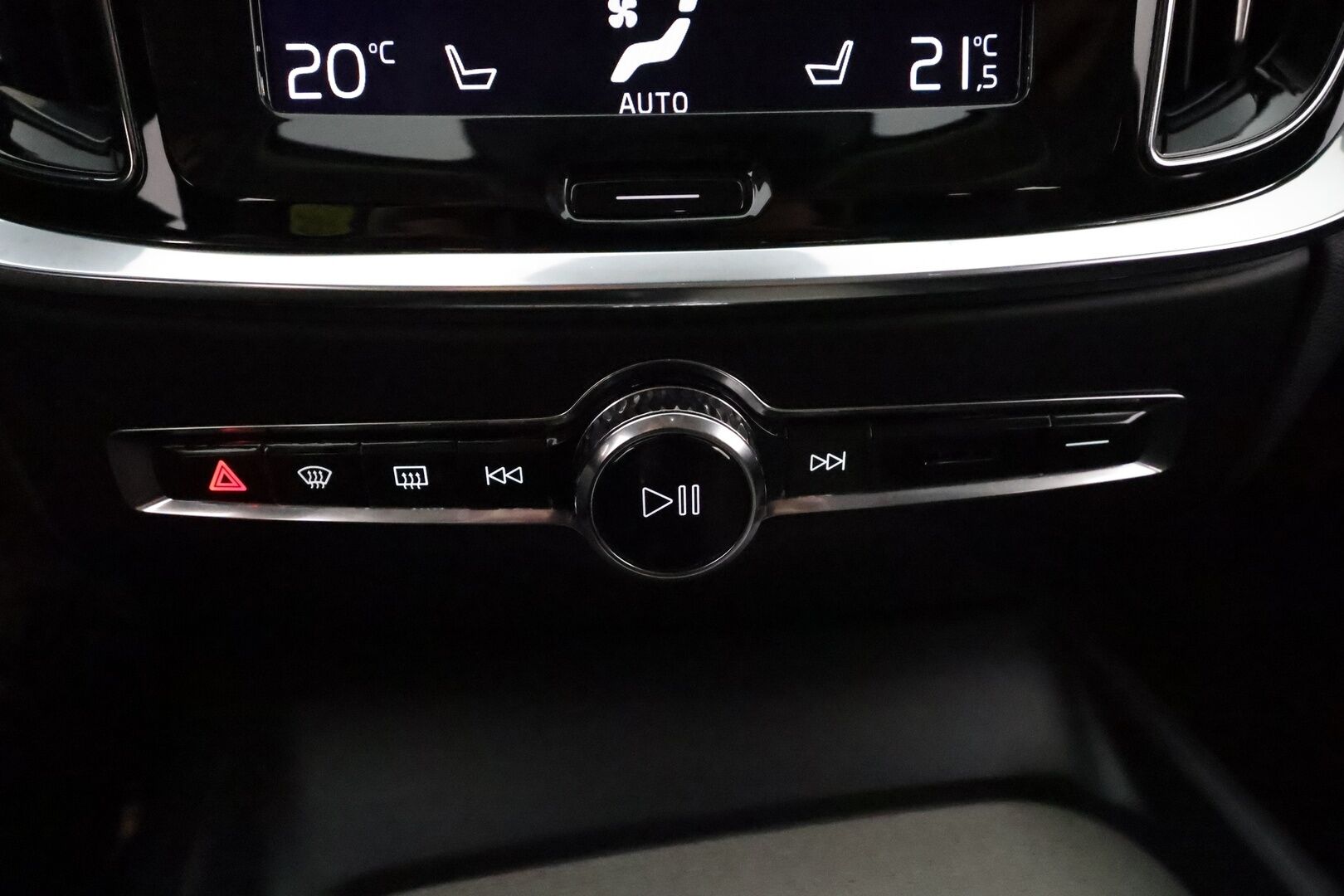 Volvo V60 CROSS COUNTRY 2022 B4 AWD D-MHEV advanced aut ** Sporttinahat / HUD / Harman&Kardon / 360 / TULOSSA - 3,99 % KORKOTARJOUS TÄHÄN AUTOON - 31.5. ASTI! - Adapt.vakkari / Webasto / Muistipenkit / Koukku