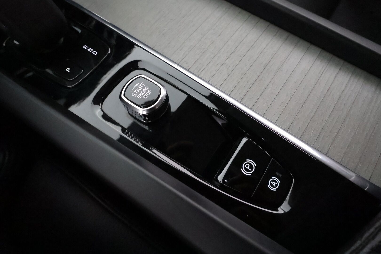 Volvo V60 CROSS COUNTRY 2022 B4 AWD D-MHEV advanced aut ** Sporttinahat / HUD / Harman&Kardon / 360 / TULOSSA - 3,99 % KORKOTARJOUS TÄHÄN AUTOON - 31.5. ASTI! - Adapt.vakkari / Webasto / Muistipenkit / Koukku