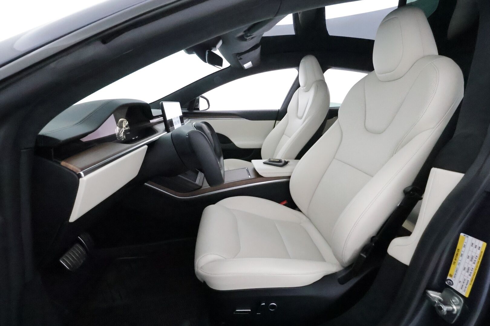 TESLA MODEL S 2023 Long Range *Koukku / Lasikatto /  ILP / ACC / Matrix-LED / P.kamera / Ilmastoitu Muistipenkki / Navi / Kaistavahti* - 2x Latauskaapelit