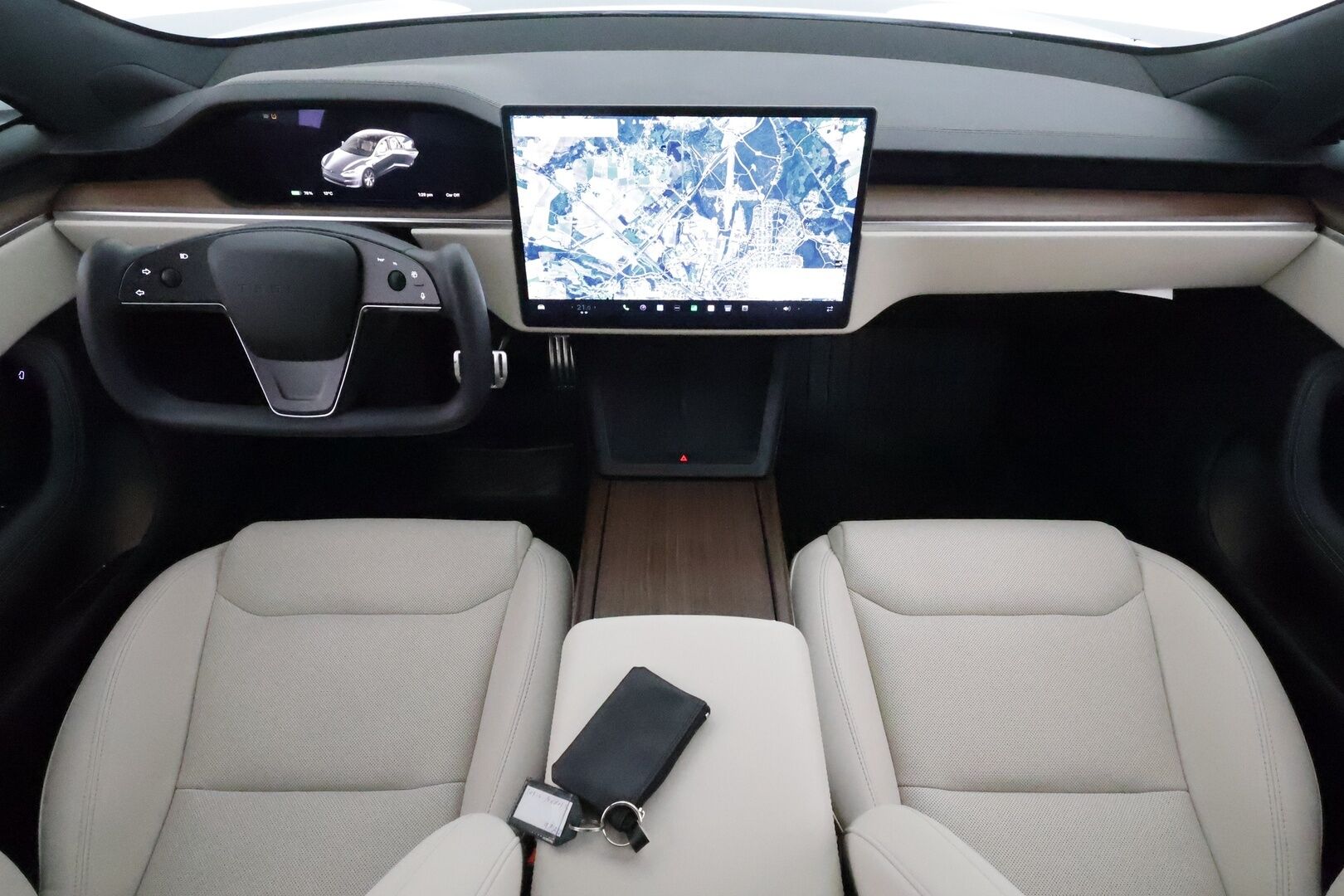 TESLA MODEL S 2023 Long Range *Koukku / Lasikatto /  ILP / ACC / Matrix-LED / P.kamera / Ilmastoitu Muistipenkki / Navi / Kaistavahti* - 2x Latauskaapelit