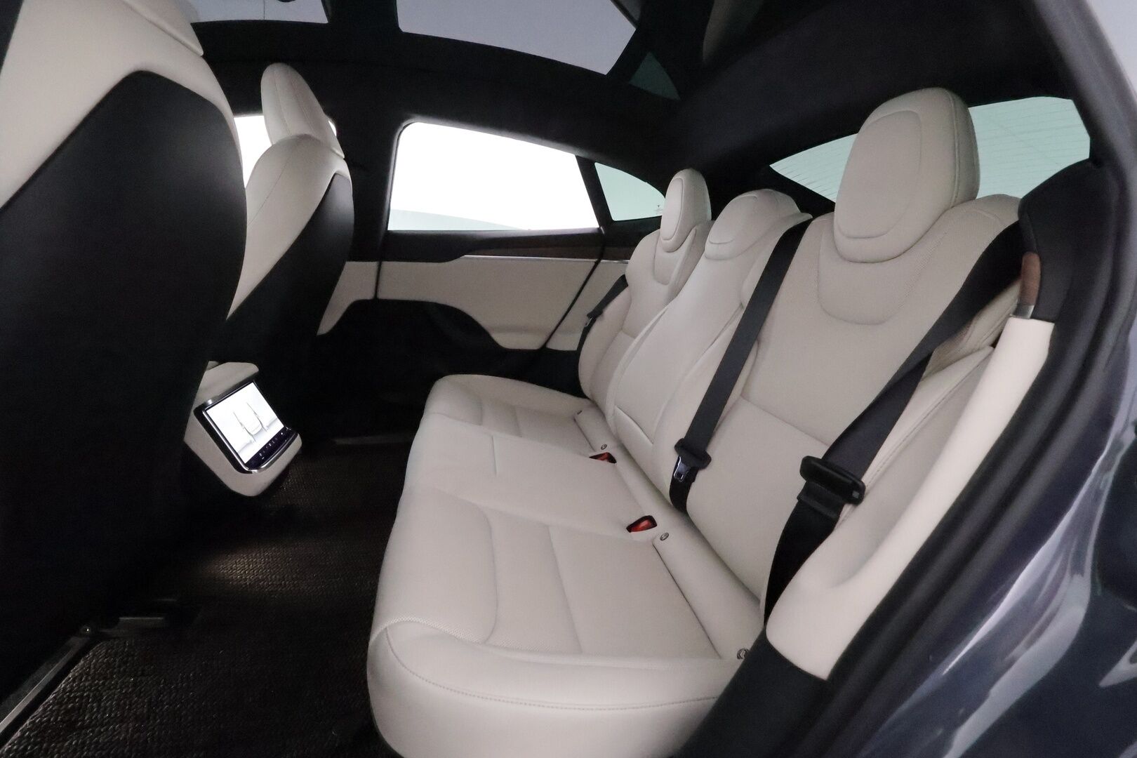 TESLA MODEL S 2023 Long Range *Koukku / Lasikatto /  ILP / ACC / Matrix-LED / P.kamera / Ilmastoitu Muistipenkki / Navi / Kaistavahti* - 2x Latauskaapelit