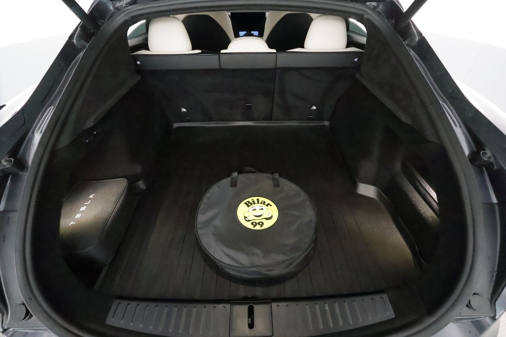 TESLA MODEL S 2023 Long Range *Koukku / Lasikatto /  ILP / ACC / Matrix-LED / P.kamera / Ilmastoitu Muistipenkki / Navi / Kaistavahti* - 2x Latauskaapelit