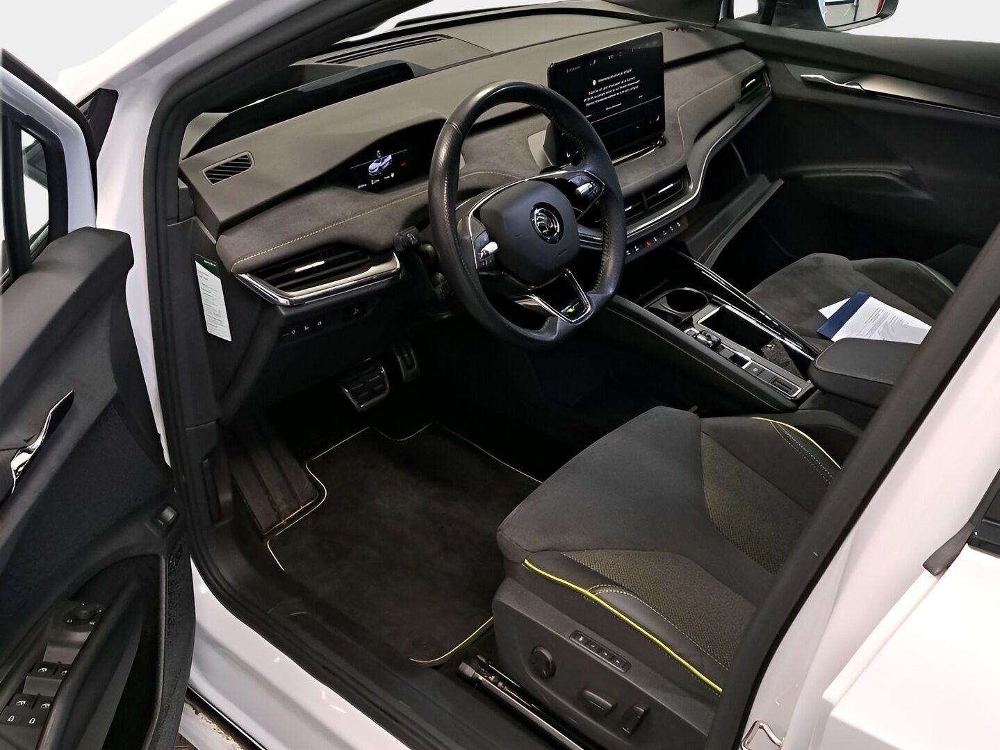 SKODA ENYAQ 2023 RS 4x4 220kW / ACC / ILP / Muistipenkit / HUD / Matrix-LED / P.kamera - HULLUT AVAJAISHULINAT KORKOTARJOUS 3,29 %