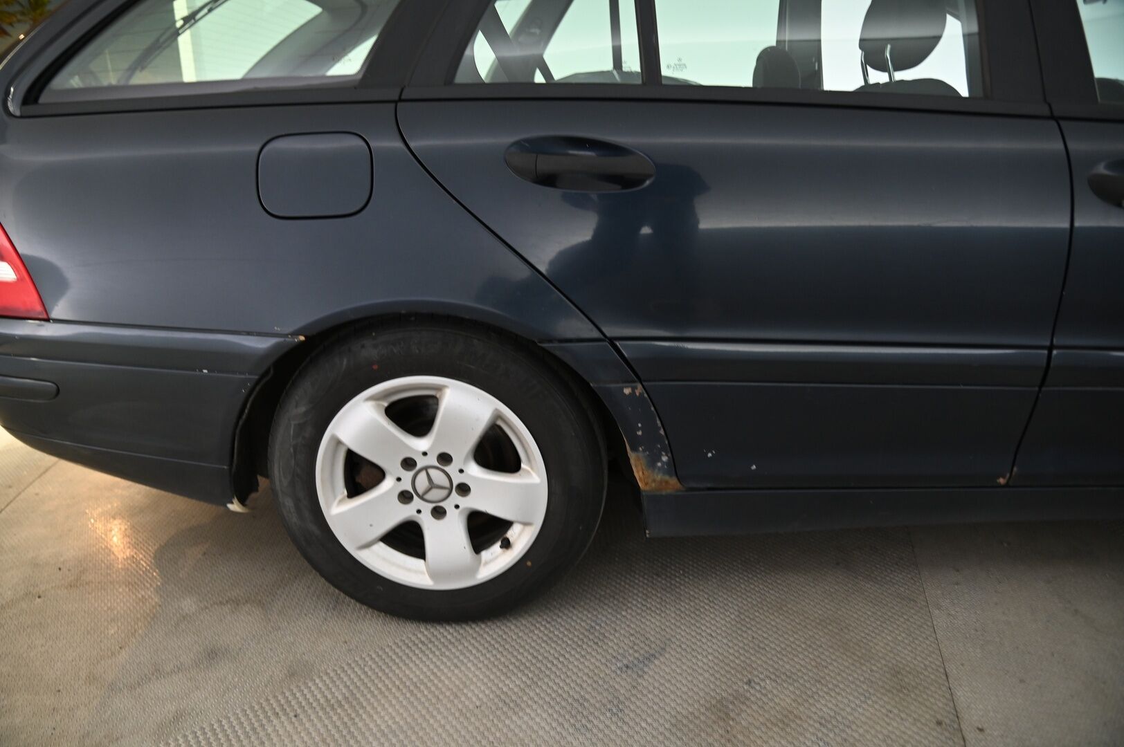 Mercedes-Benz C 2003 C 200 CDI *MYYDÄÄN HUUTOKAUPAT.COM*