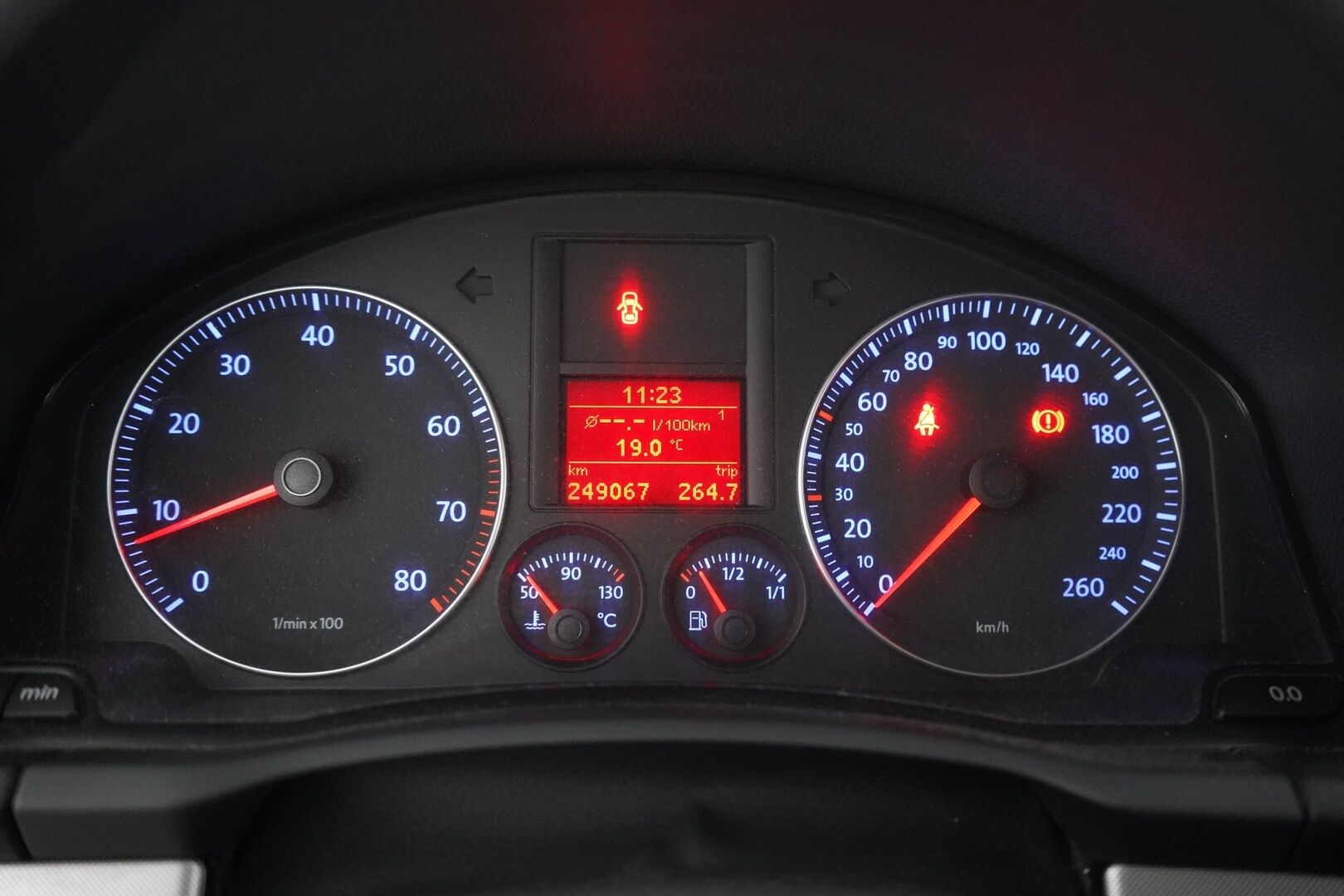Volkswagen Golf Variant 2008 5D GOLF VARIANT 1.6-1KM/257 *MYYDÄÄN HUUTOKAUPAT.COM* - *MYYDÄÄN HUUTOKAUPAT.COM*