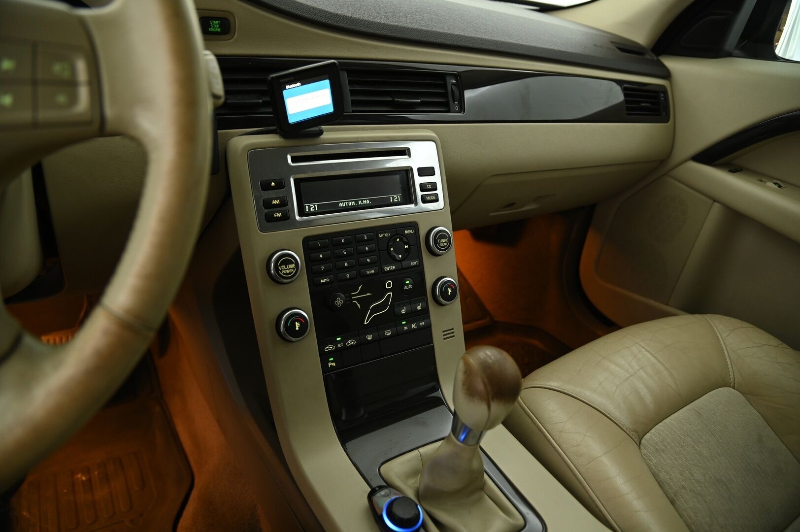 Volvo V70 2008 2,0D Momentum *Myydään Huutokaupat.com*