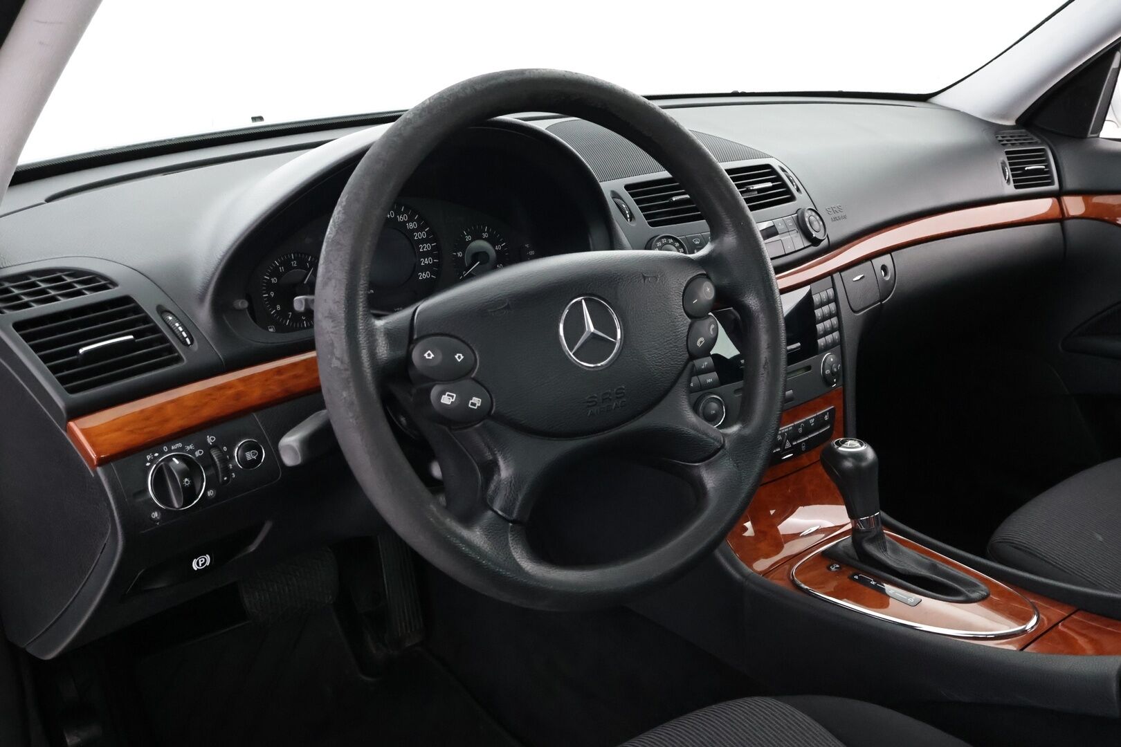 Mercedes-Benz E 2006 280 CDI 4Matic Facelift aut - Suomiauto | Vakkari | Lohko&Sisäpistoke | Aut.Ilmastointi | 2x Renkaat Aluvantein | Myydään tuoreella leimalla!