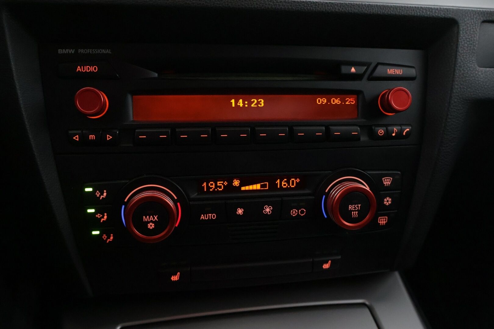 BMW 320 2006 4D 320D SEDAN AUTOMATIC-VC31/276 * MYYDÄÄN HUUTOKAUPAT.COM *