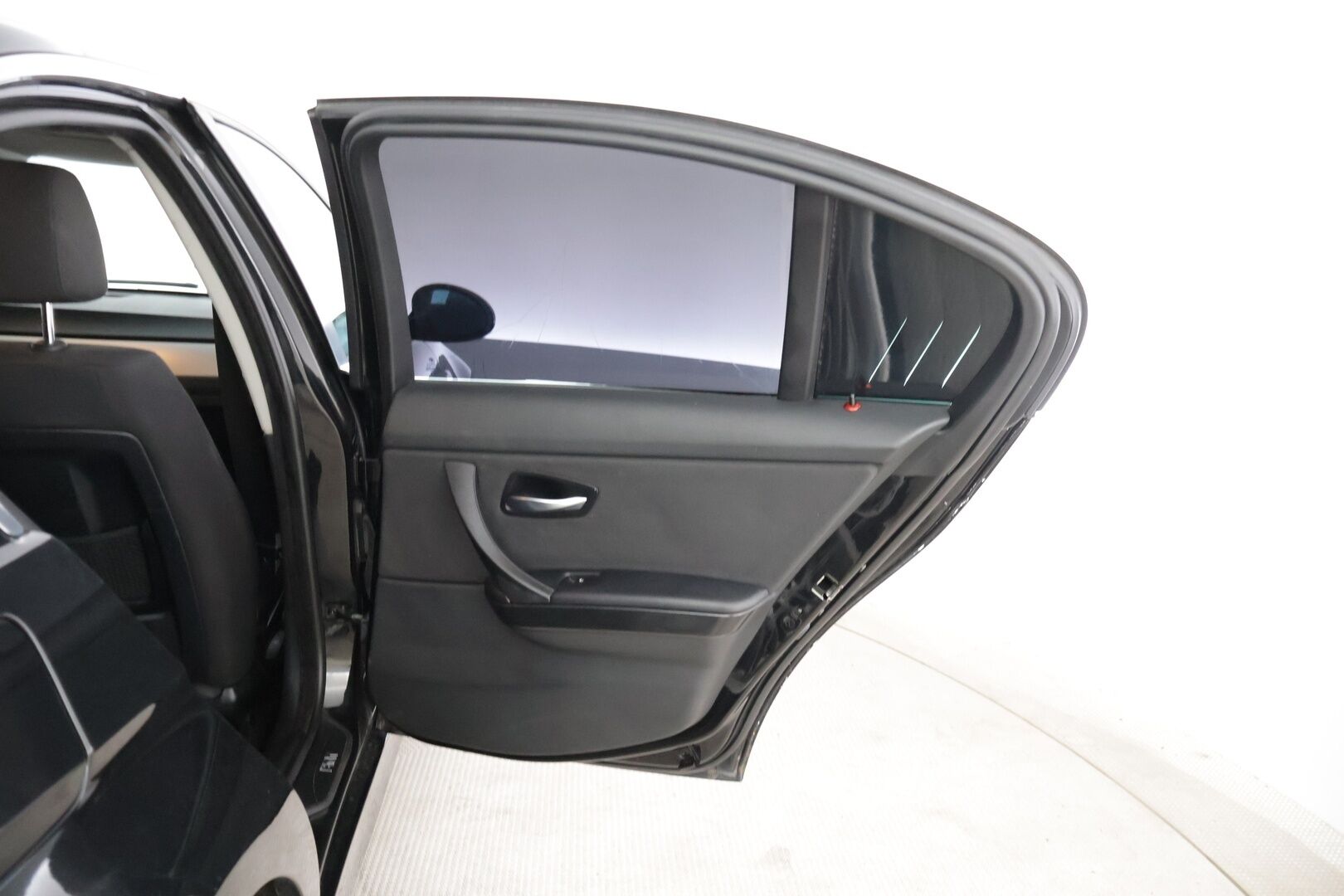 BMW 320 2006 4D 320D SEDAN AUTOMATIC-VC31/276 * MYYDÄÄN HUUTOKAUPAT.COM *