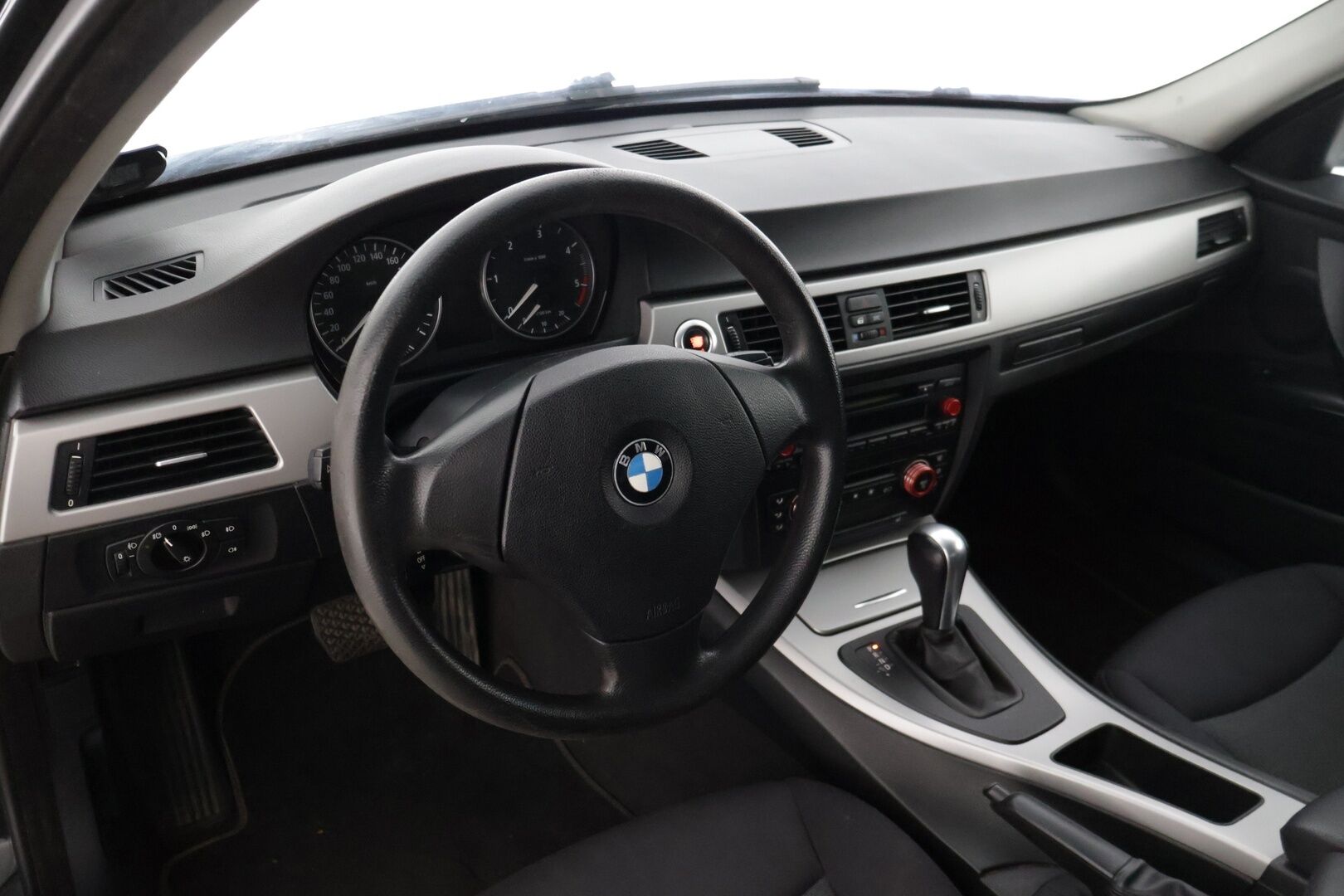 BMW 320 2006 4D 320D SEDAN AUTOMATIC-VC31/276 * MYYDÄÄN HUUTOKAUPAT.COM *
