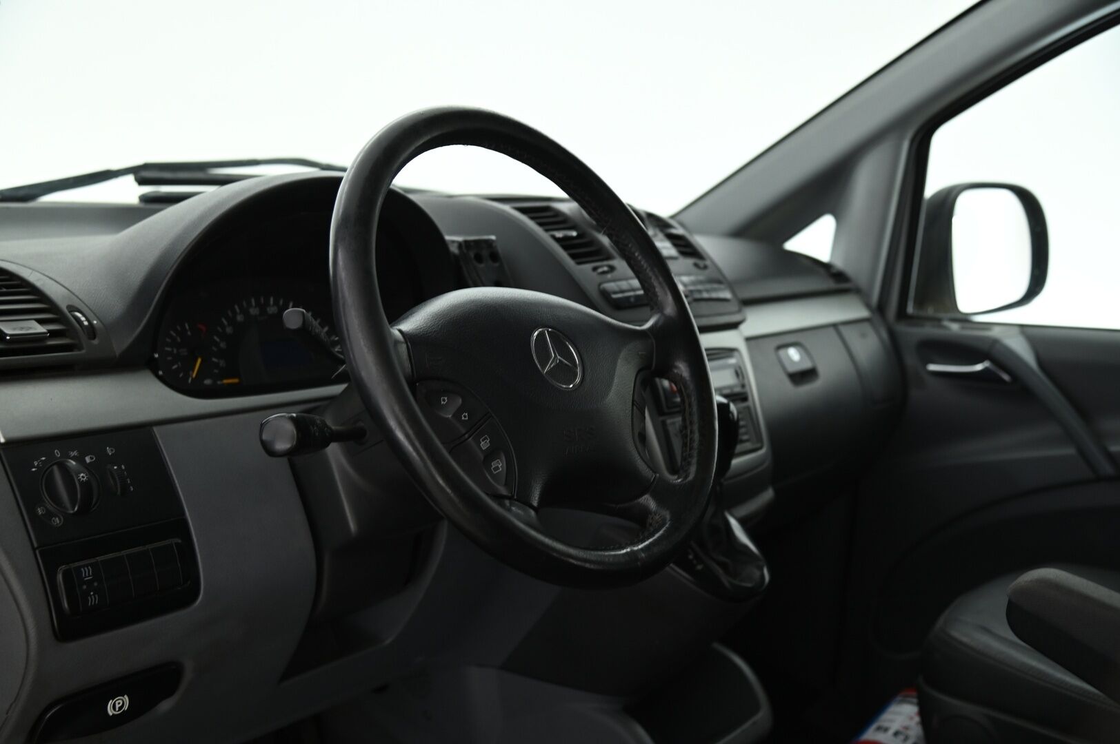 Mercedes-Benz Vito 2004 4D VITO KOMBI 115 CDI AUTOMATIC *Myydään huutokaupat.com*
