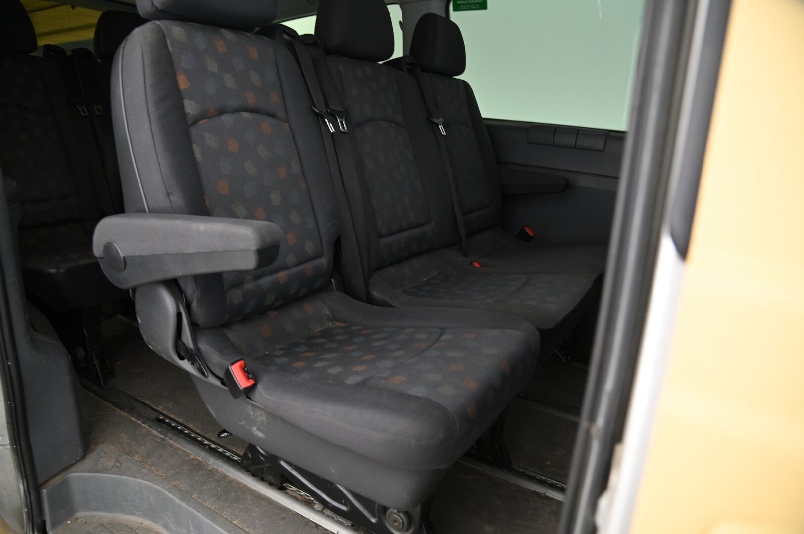 Mercedes-Benz Vito 2004 4D VITO KOMBI 115 CDI AUTOMATIC *Myydään huutokaupat.com*