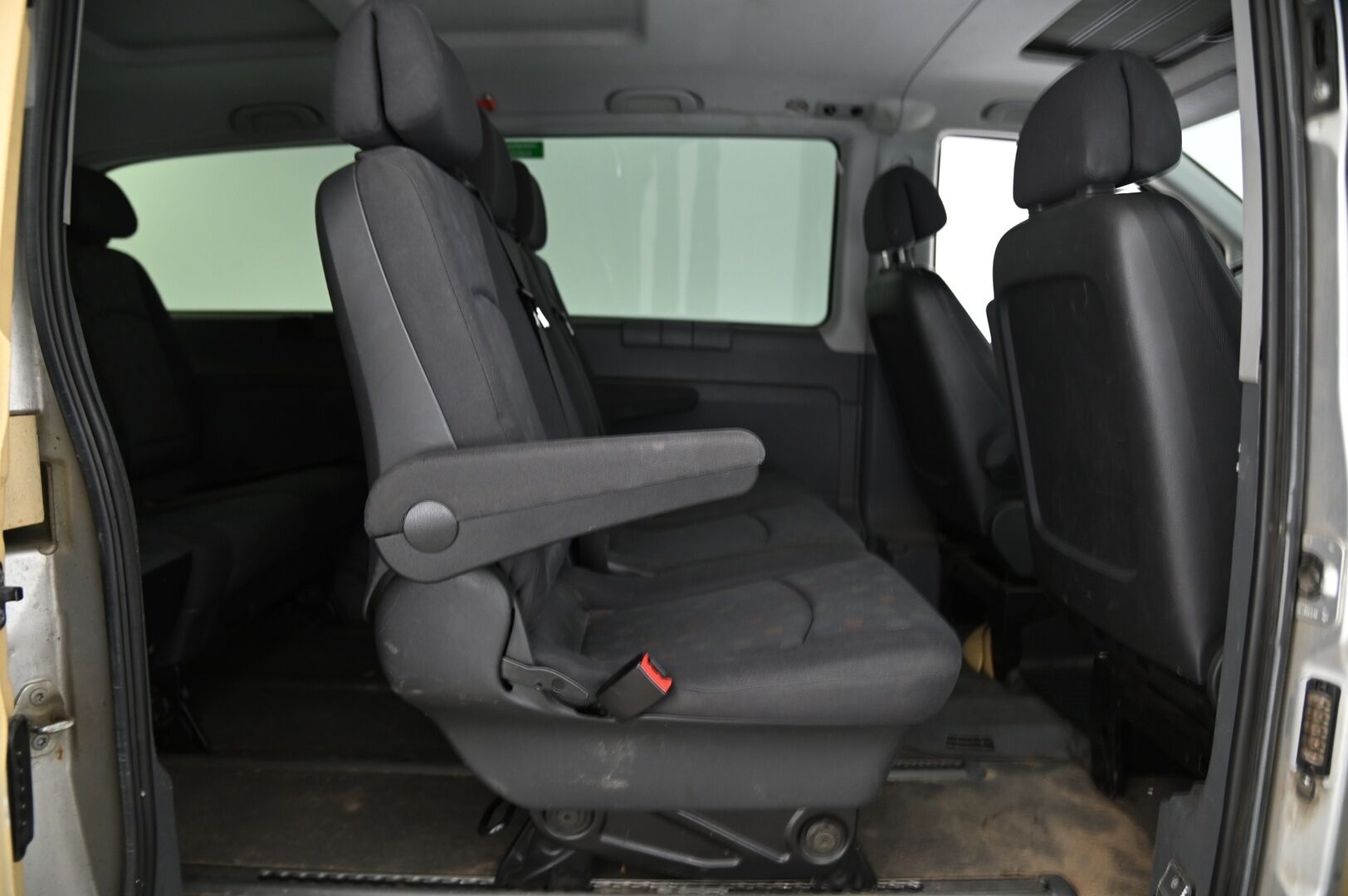 Mercedes-Benz Vito 2004 4D VITO KOMBI 115 CDI AUTOMATIC *Myydään huutokaupat.com*