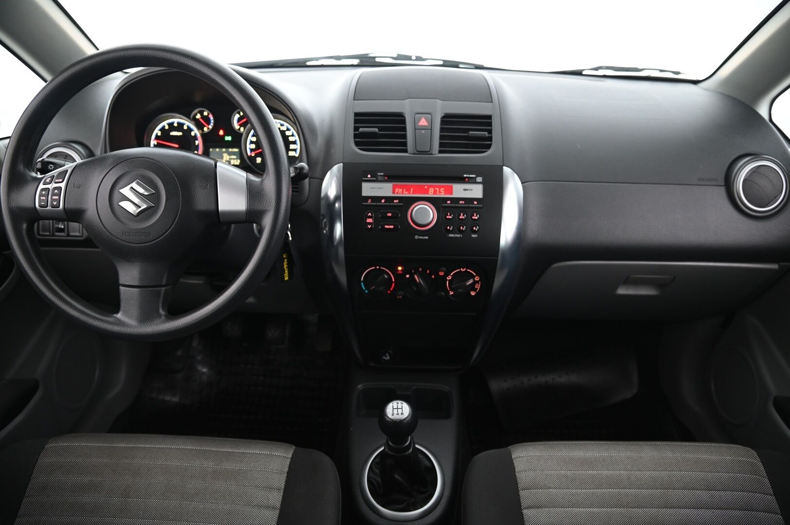 Suzuki SX4 2010 1,6 VVT 4WD X-OVER 5D *Lohko / Suomi-auto* - *Huoltokirja / 2x renkaat*