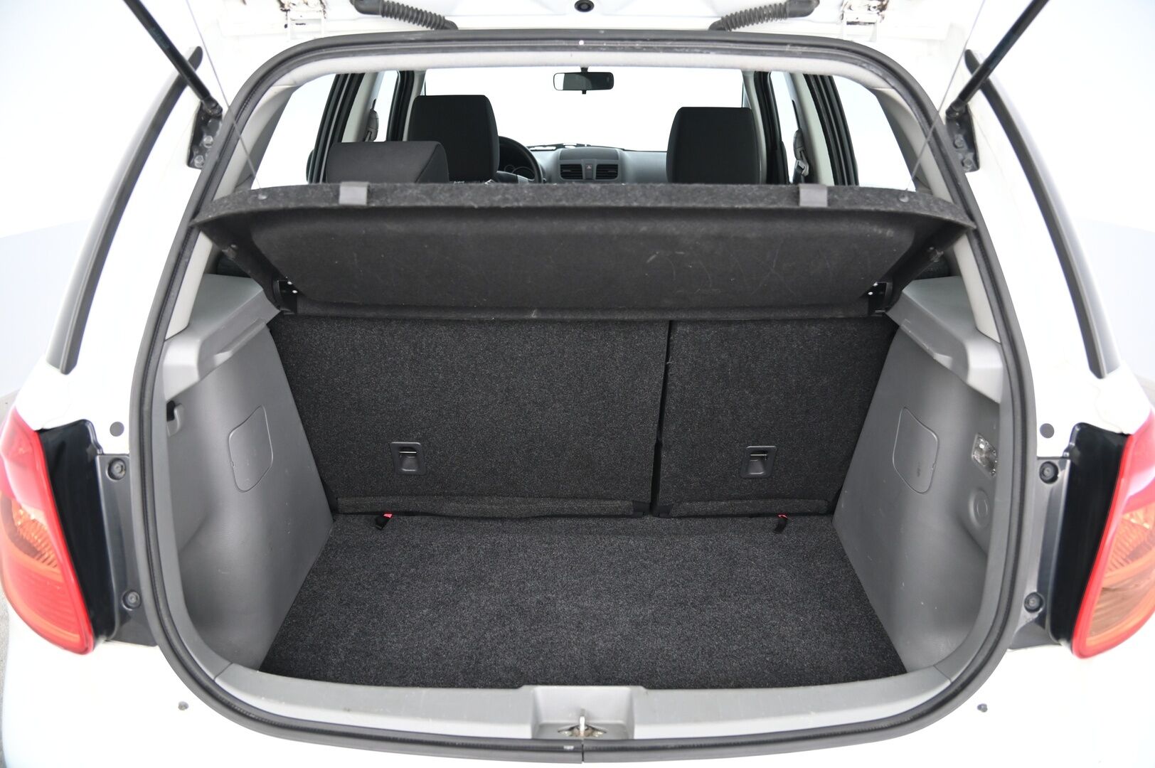 Suzuki SX4 2010 1,6 VVT 4WD X-OVER 5D *Lohko / Suomi-auto* - *Huoltokirja / 2x renkaat*