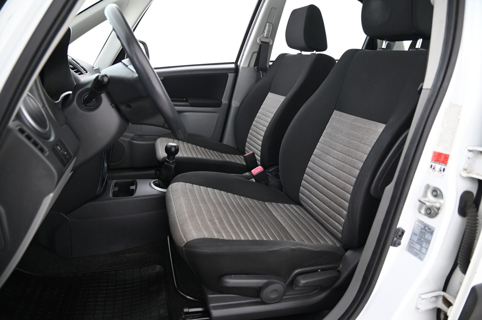 Suzuki SX4 2010 1,6 VVT 4WD X-OVER 5D *Lohko / Suomi-auto* - *Huoltokirja / 2x renkaat*