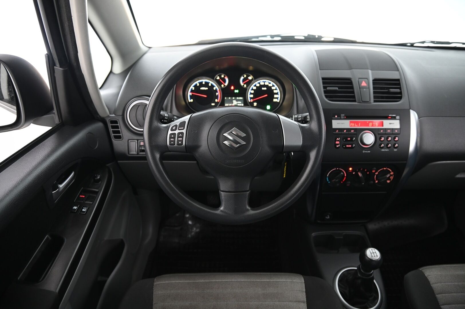 Suzuki SX4 2010 1,6 VVT 4WD X-OVER 5D *Lohko / Suomi-auto* - *Huoltokirja / 2x renkaat*