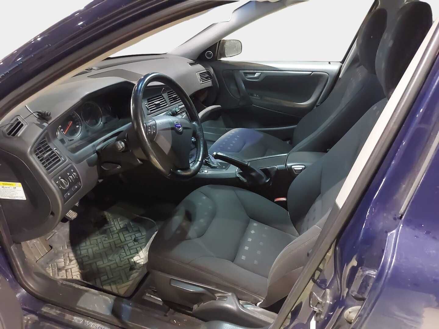 Volvo S60 2005 AWD 2,5T Sedan aut * Webasto / Vetokoukku / Peruutuskamera / Vakkari / Kenwood / Aut.Ilmastointi - Juuri huollettu! - HULLU BLACKWEEK KORKOTARJOUS 2,49%