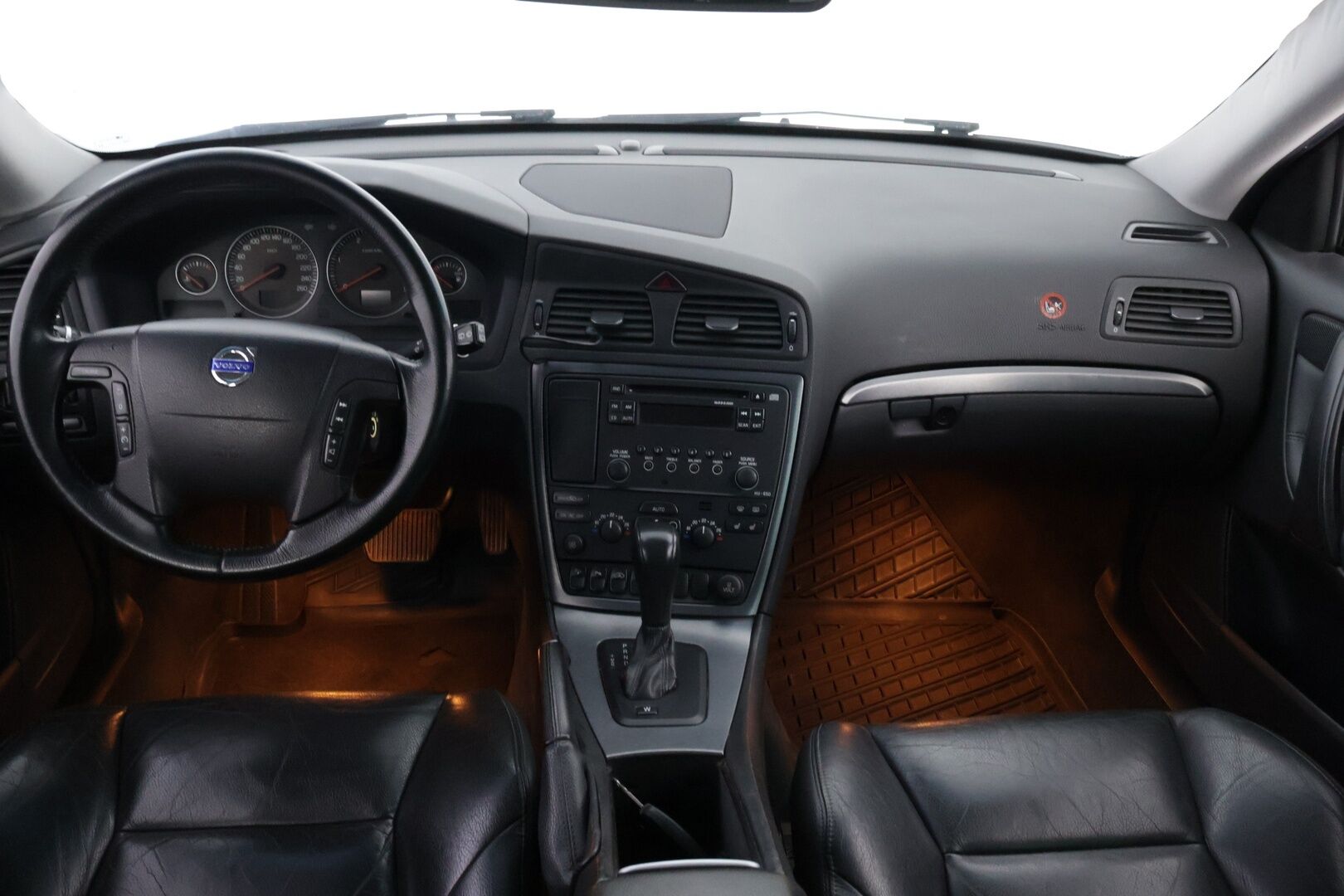 Volvo V70 2006 D5 AWD - YritysOutlet - Myydään vain yrityksille - – Tämä auto myydään YritysOutlet -valikoimasta vain yritykselle