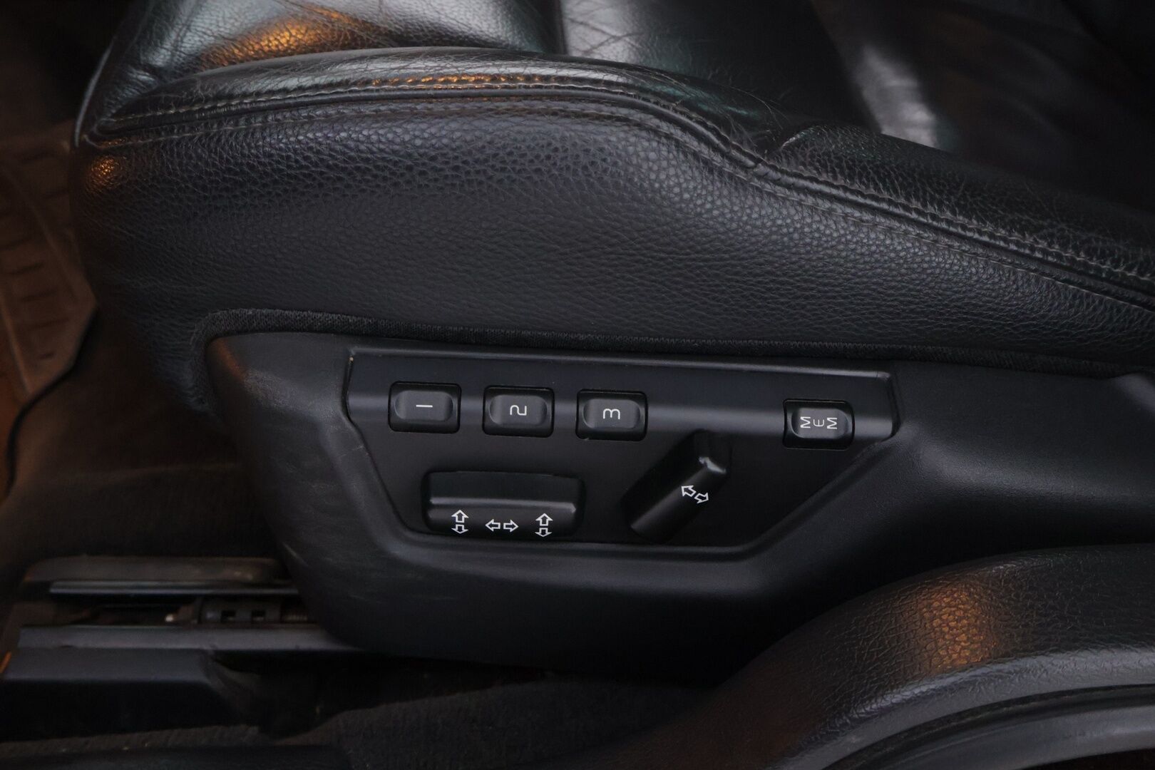 Volvo V70 2006 D5 AWD - YritysOutlet - Myydään vain yrityksille - – Tämä auto myydään YritysOutlet -valikoimasta vain yritykselle