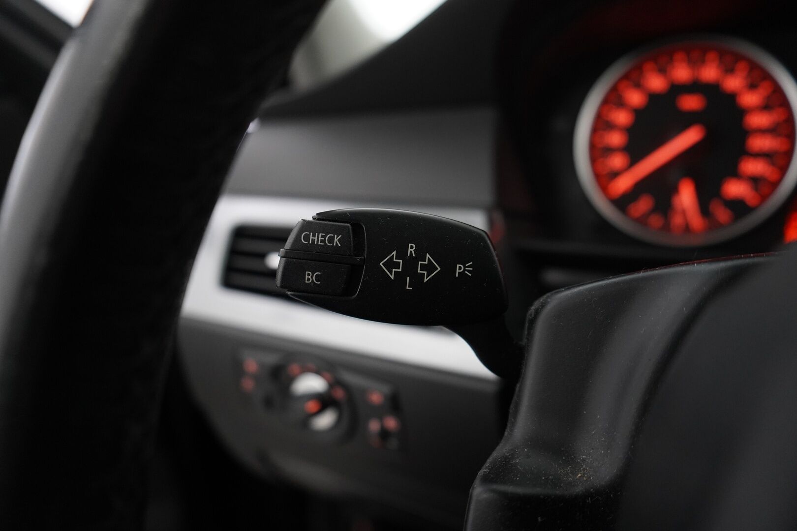 BMW 520 2009 E61 Touring - Myydään Huutokaupat.com - Leimaa 11/2026 / Kahdet hyvät renkaat vanteilla / Lohko + sisälämmitin / Lisävalo