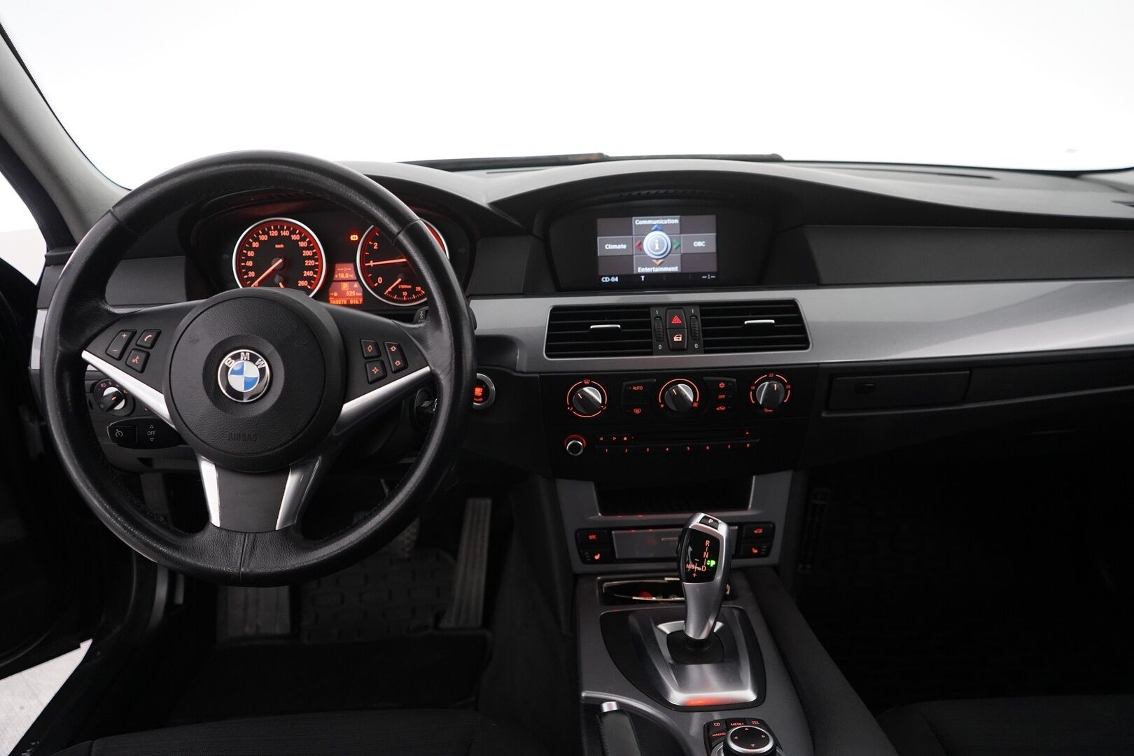 BMW 520 2009 E61 Touring - Myydään Huutokaupat.com - Leimaa 11/2026 / Kahdet hyvät renkaat vanteilla / Lohko + sisälämmitin / Lisävalo