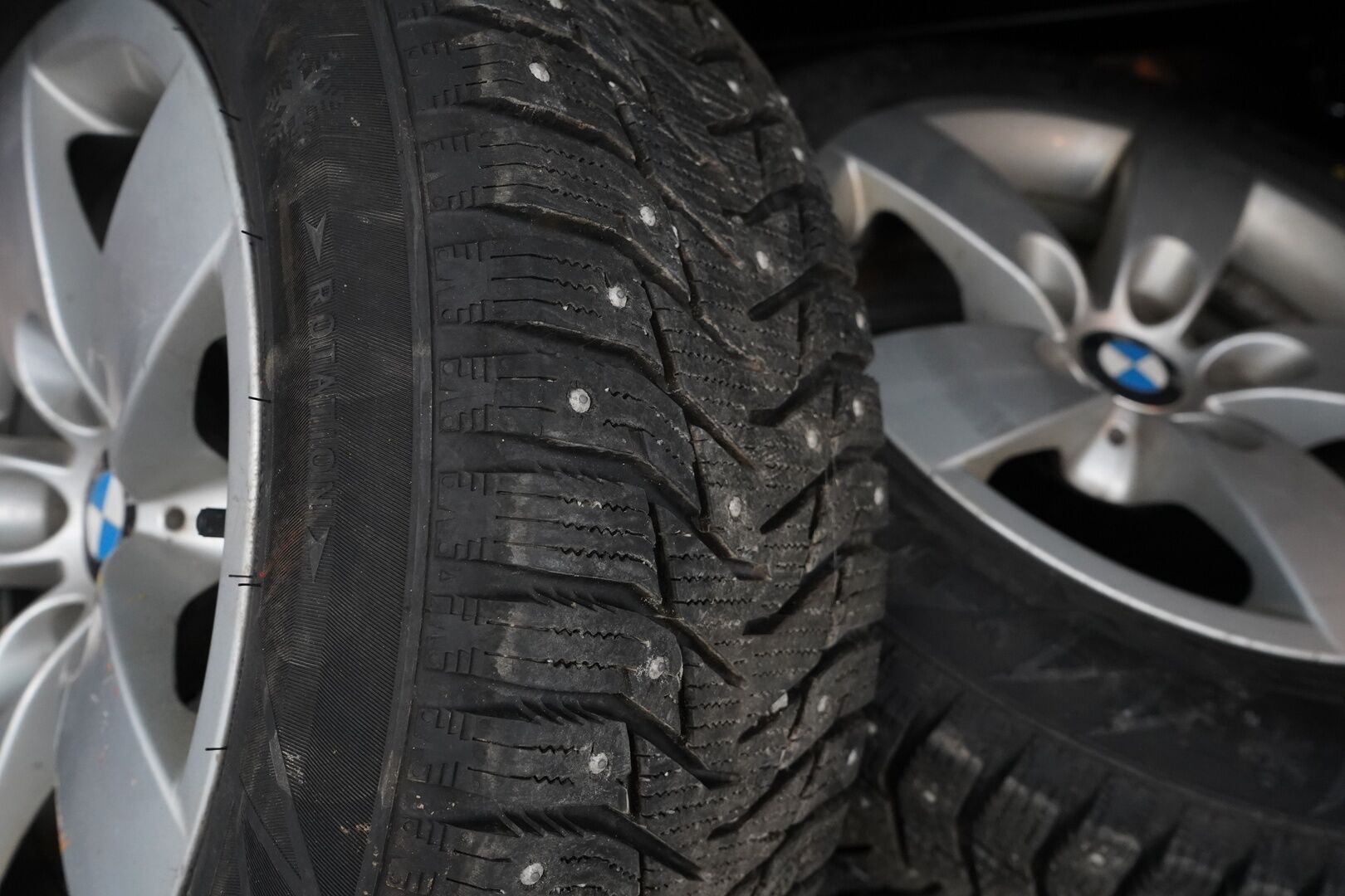 BMW 520 2009 E61 Touring - Myydään Huutokaupat.com - Leimaa 11/2026 / Kahdet hyvät renkaat vanteilla / Lohko + sisälämmitin / Lisävalo