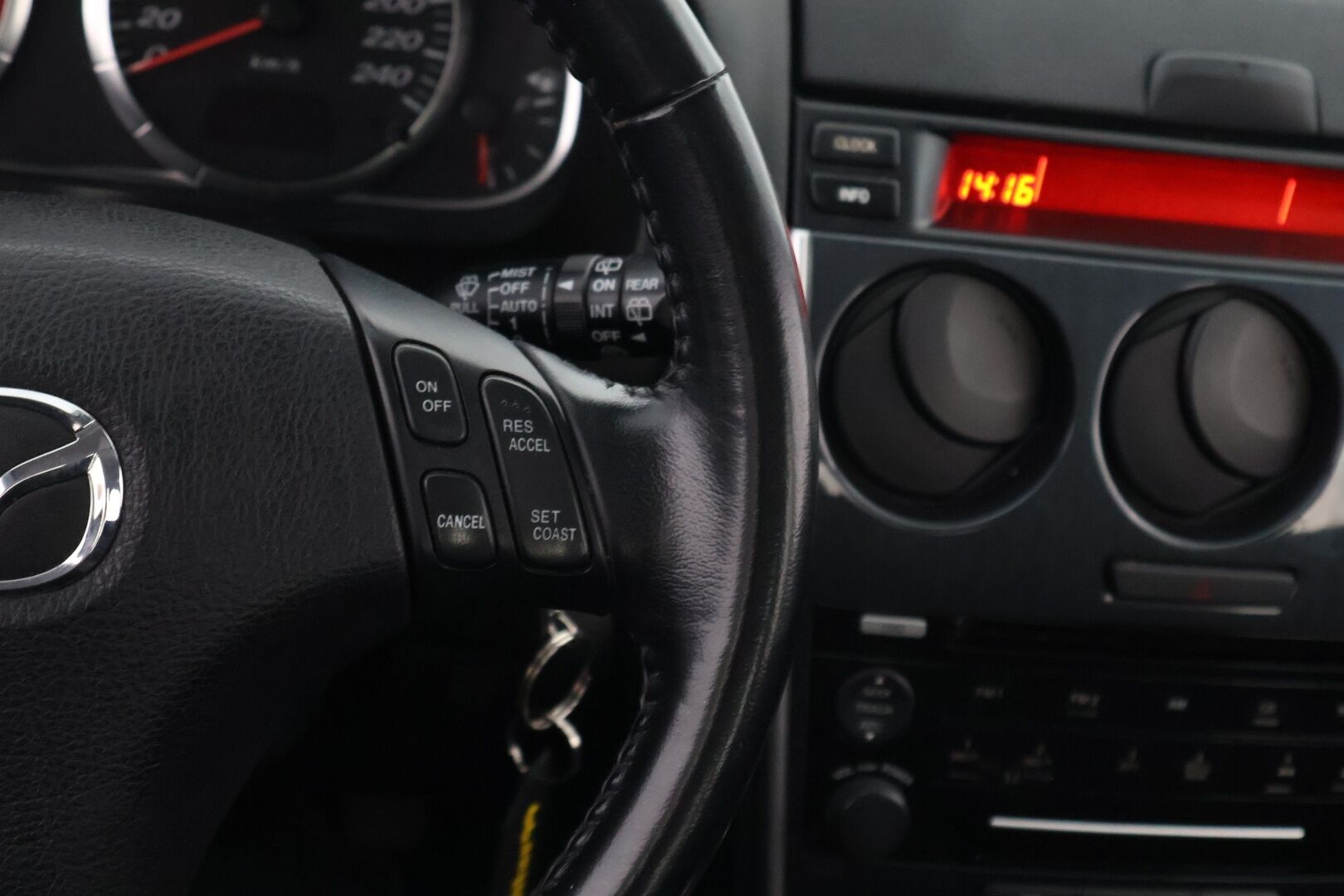 Mazda 6 2006 MYYDÄÄN HUUTOKAUPAT.COM!