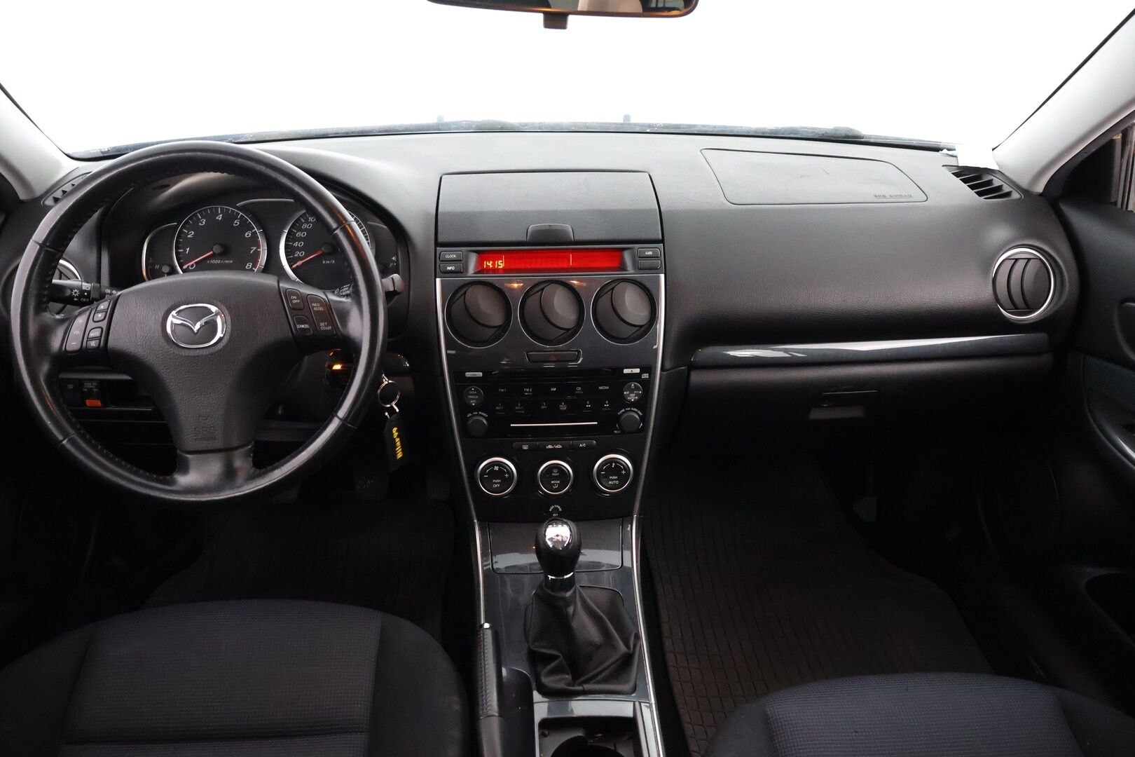 Mazda 6 2006 MYYDÄÄN HUUTOKAUPAT.COM!
